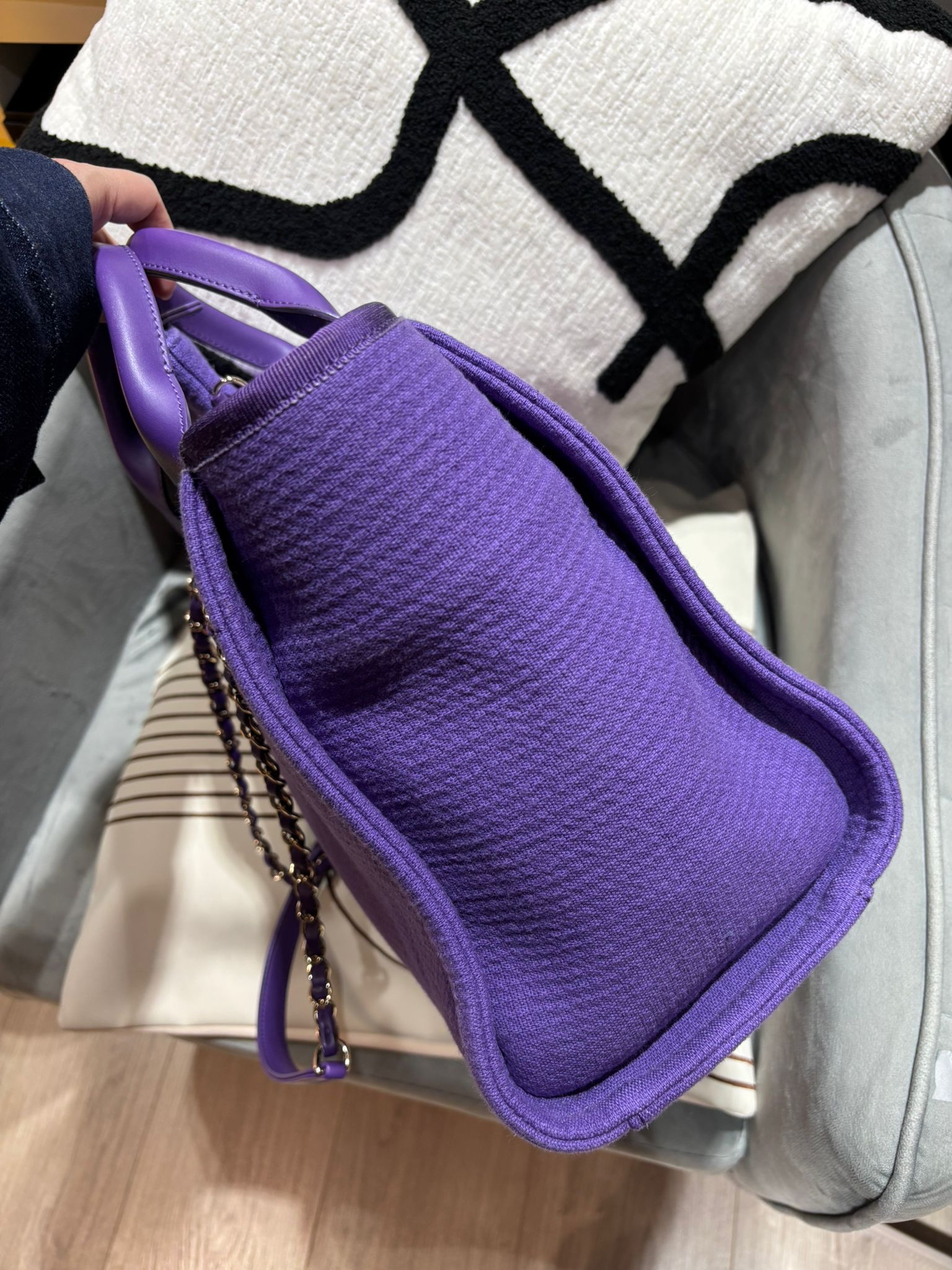 Chanel Deauville Tote Bag Small 100%Authentic, 95%New ✅晶片✅Pouch✅Dust bag