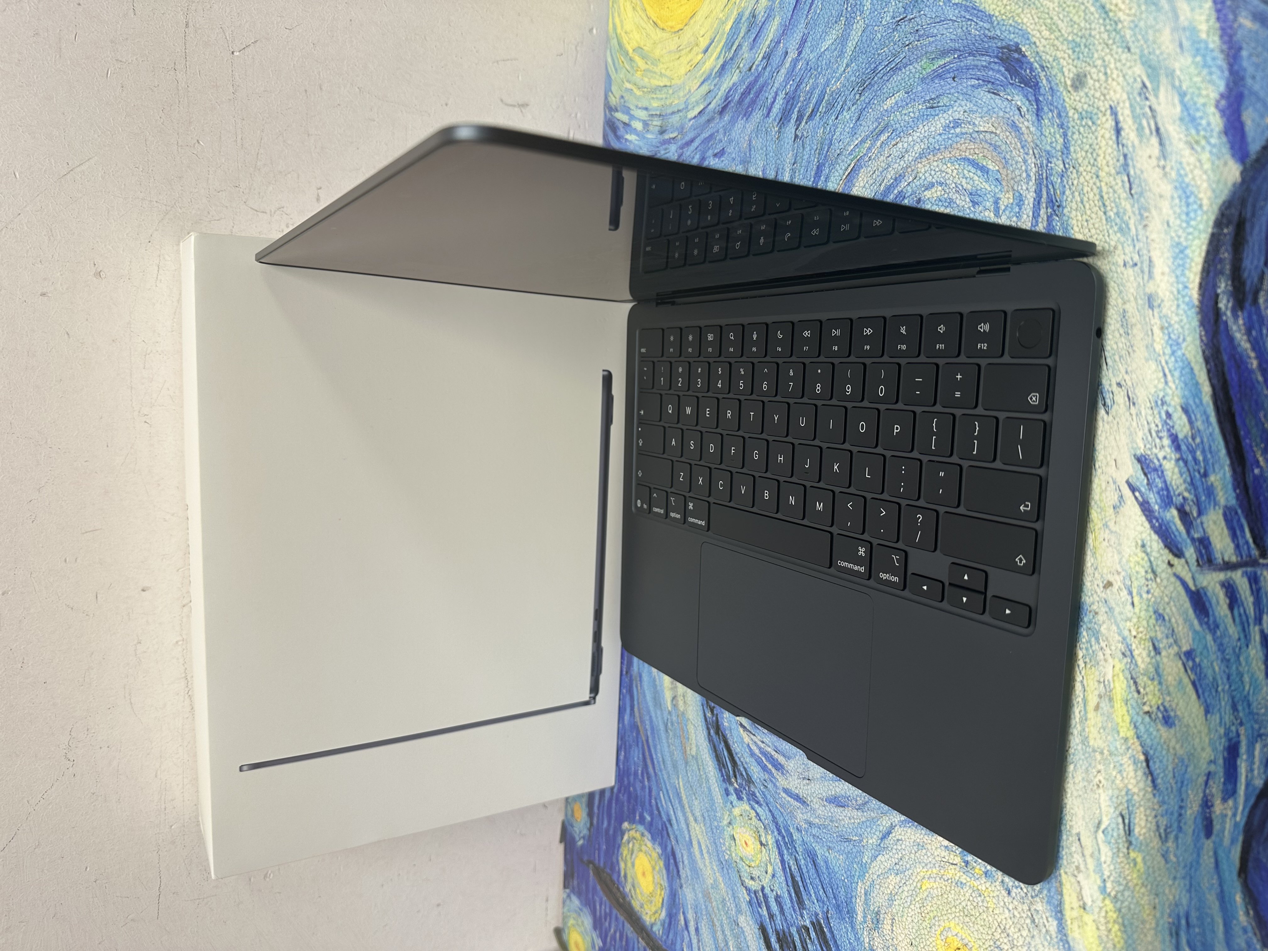 #6198 未使用品APPLE  MacBook Air M5 2026 M5 CPU/24GB Ram/1TB SSD/10核心GPU/Liquid Retina Mon/13吋/藍色/Gaming Laptop / Notebook / 超強續航能力/ 原廠保養/ 文書機 / 畫圖 / 剪片 / Movie / Netflix / 香港行貨✨