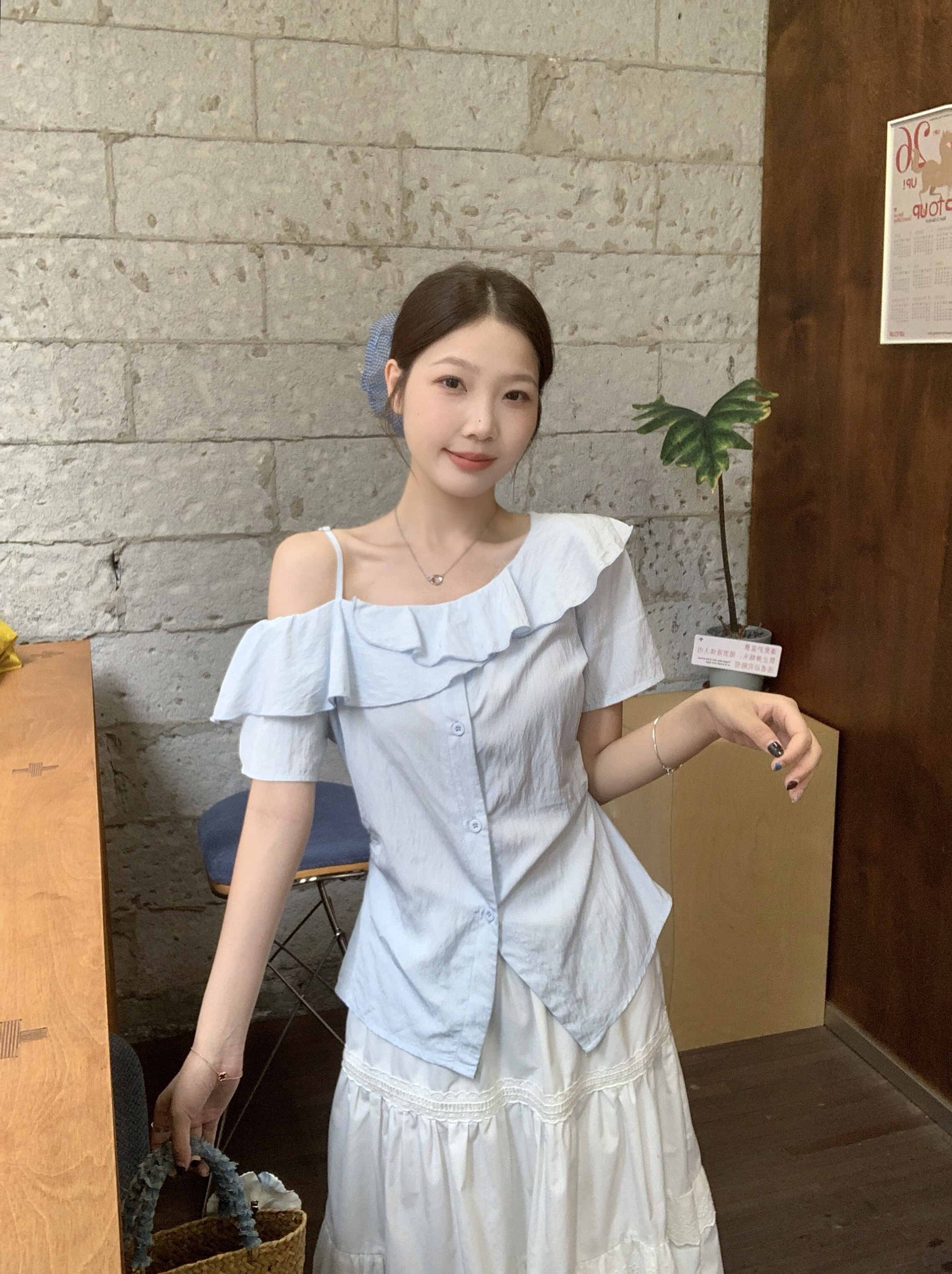 B211(80908) 韩系气质斜领单边吊带交叉荷叶边黄蓝衬衫上衣