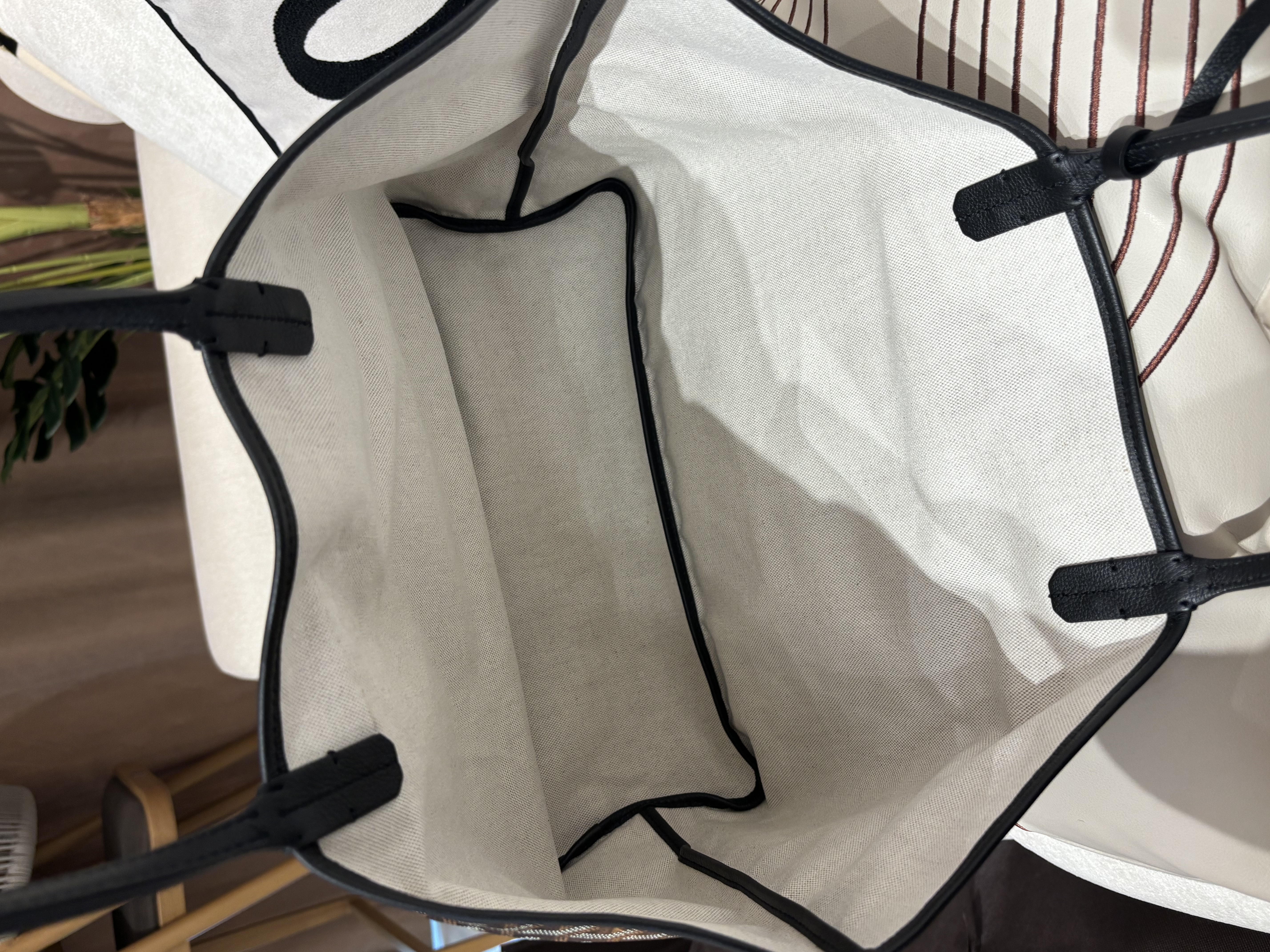  全新 Goyard Saint Louis pm tote bag 100%Authentic, 全新未使用品✅專門店收據✅pouch ✅dust bag 