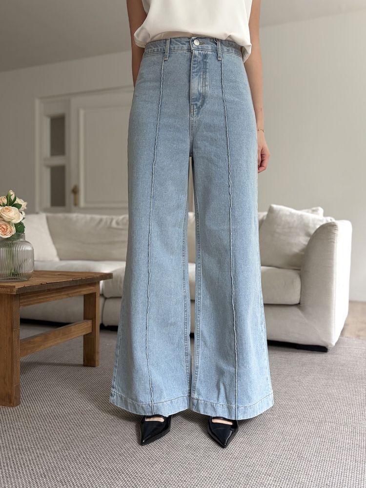 The Seamline Wide-Leg Jeans