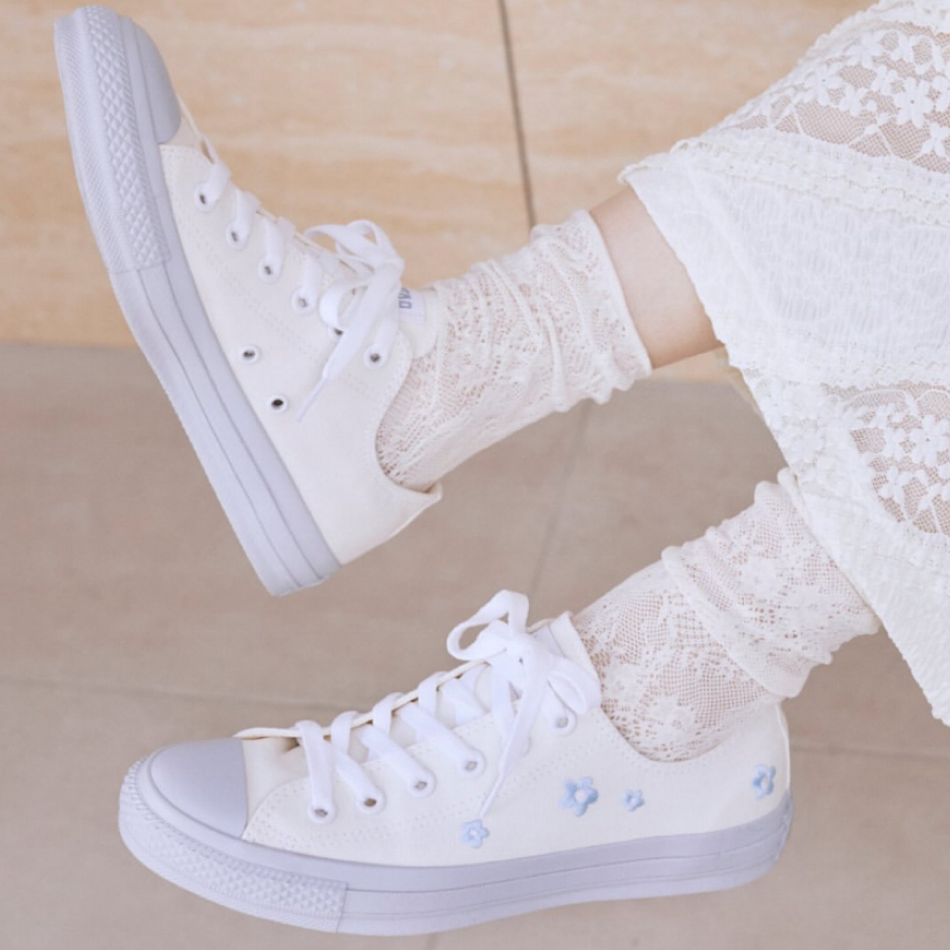 日本預訂📍日本CONVERSE×Earth花花刺繡圖案低筒鞋 不包郵 2026年4月中下旬出貨