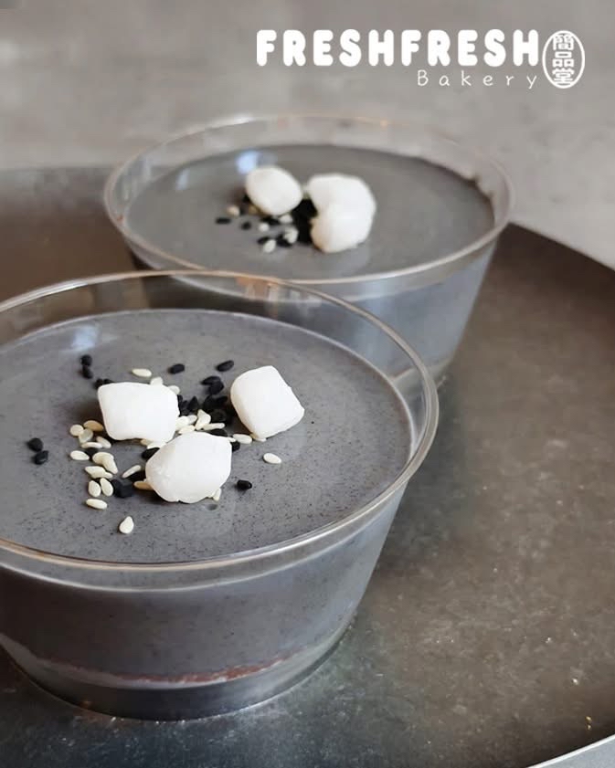 黑芝麻麻糬奶凍杯 