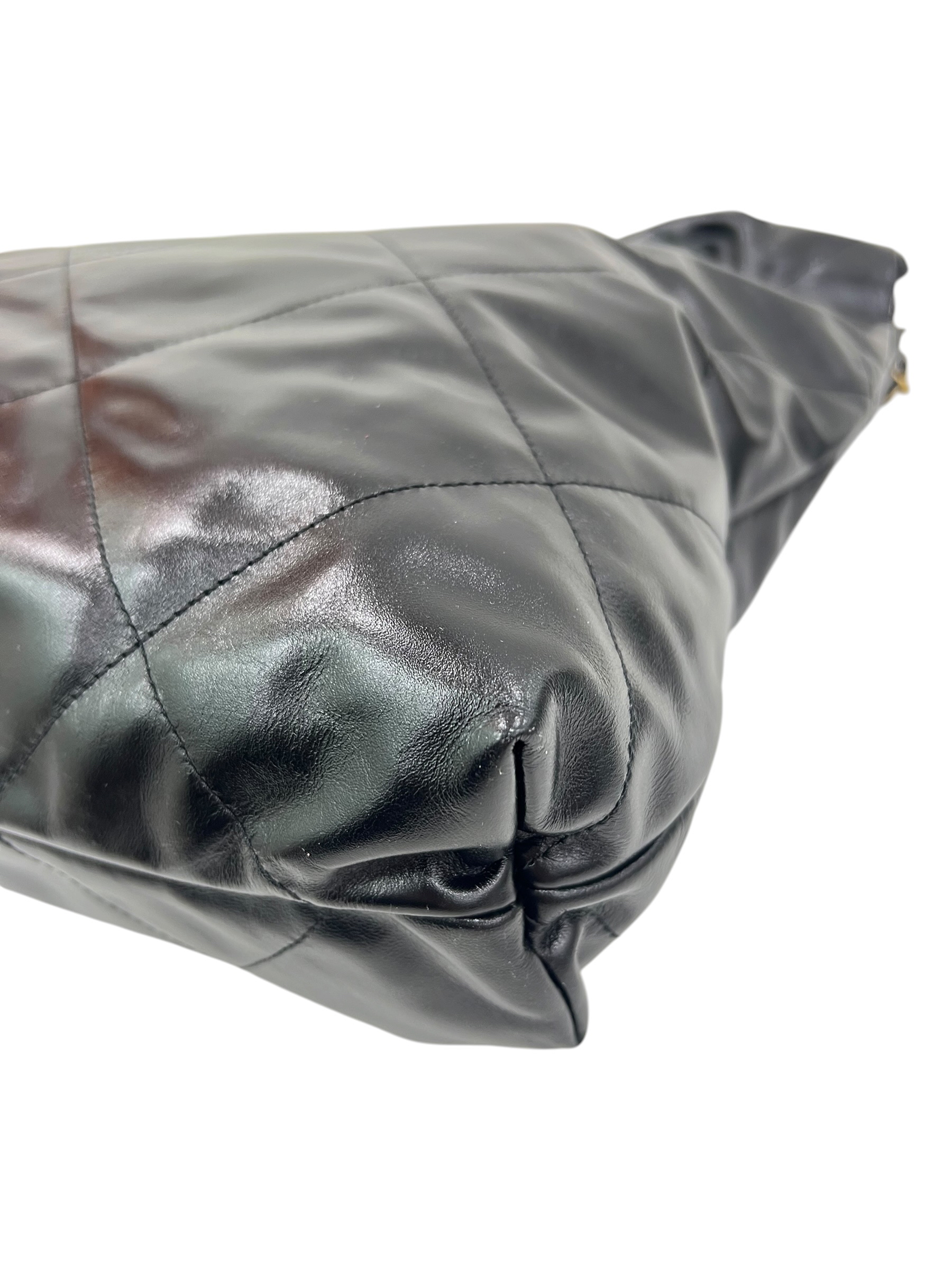 Pre-Owned CHANEL 22 Bag / Product Code: 063024