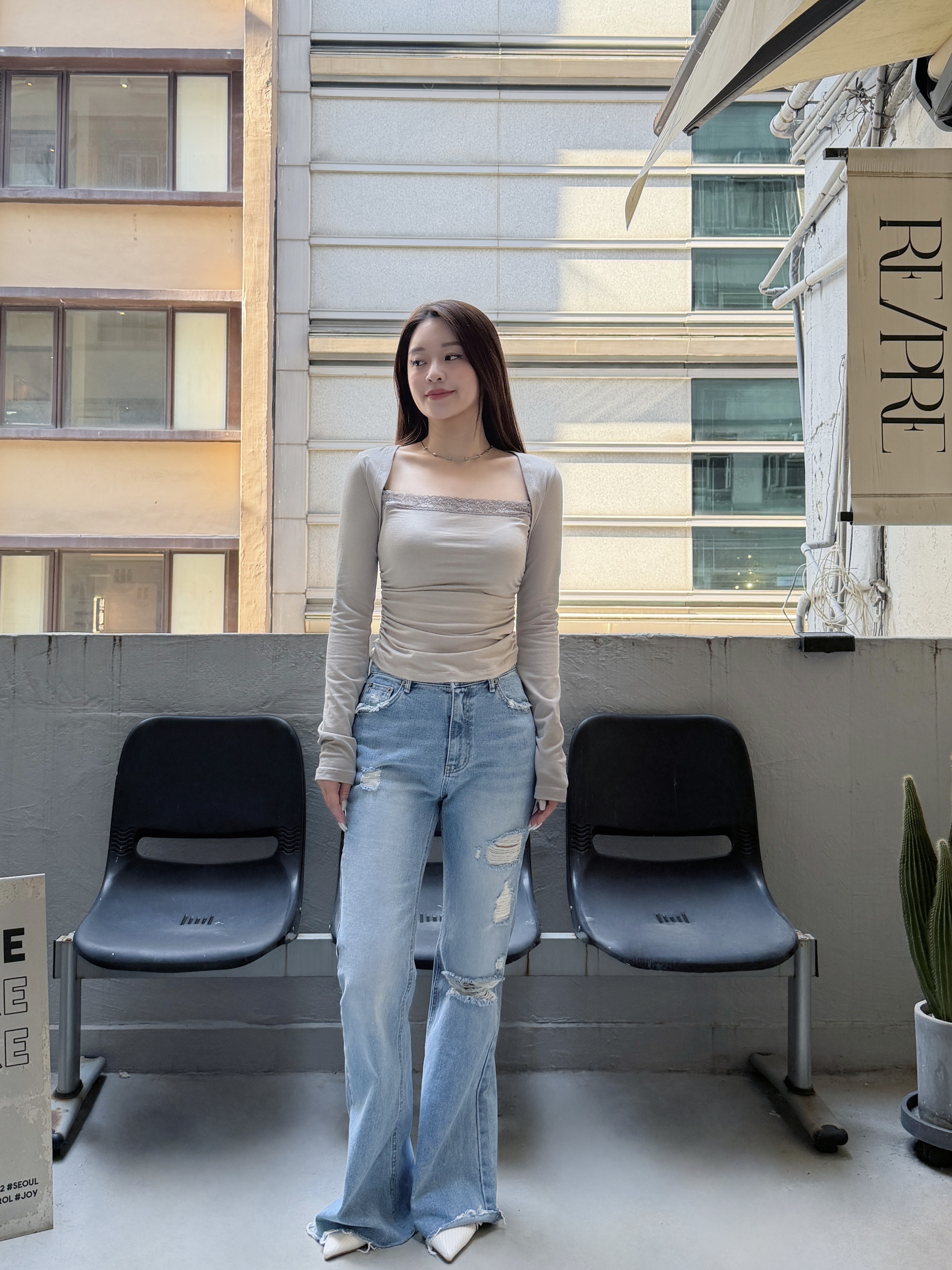 小性感 ! 小露鎖骨上衣