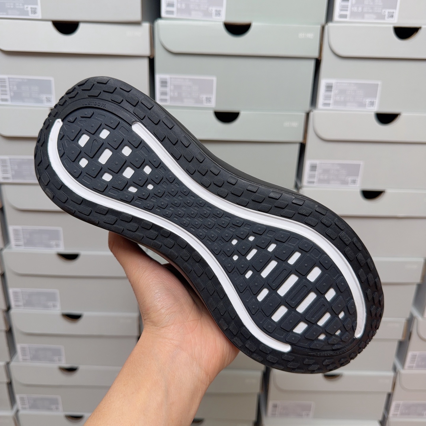 Nike Vomero Plus HV8150-003