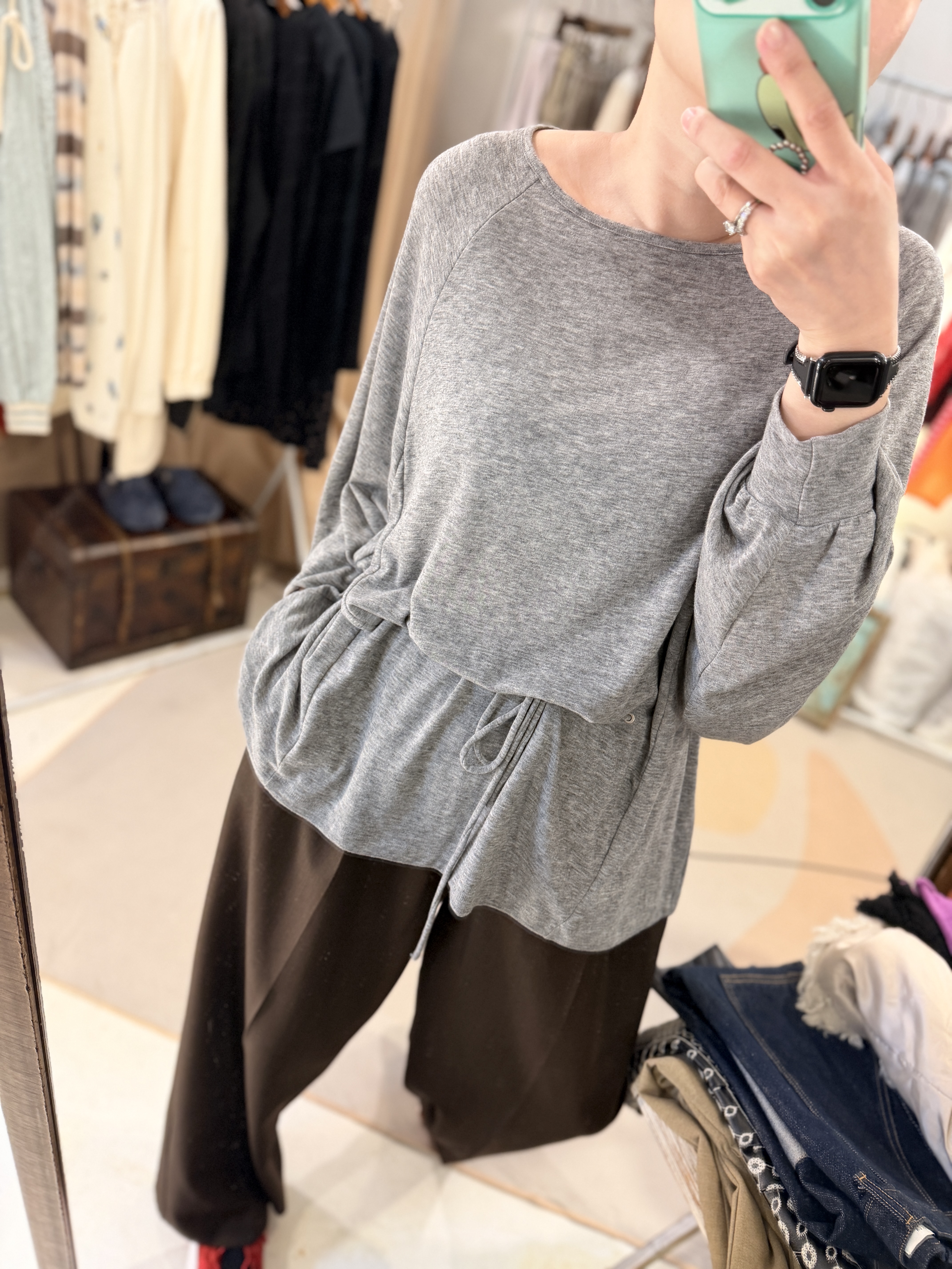Loose details top