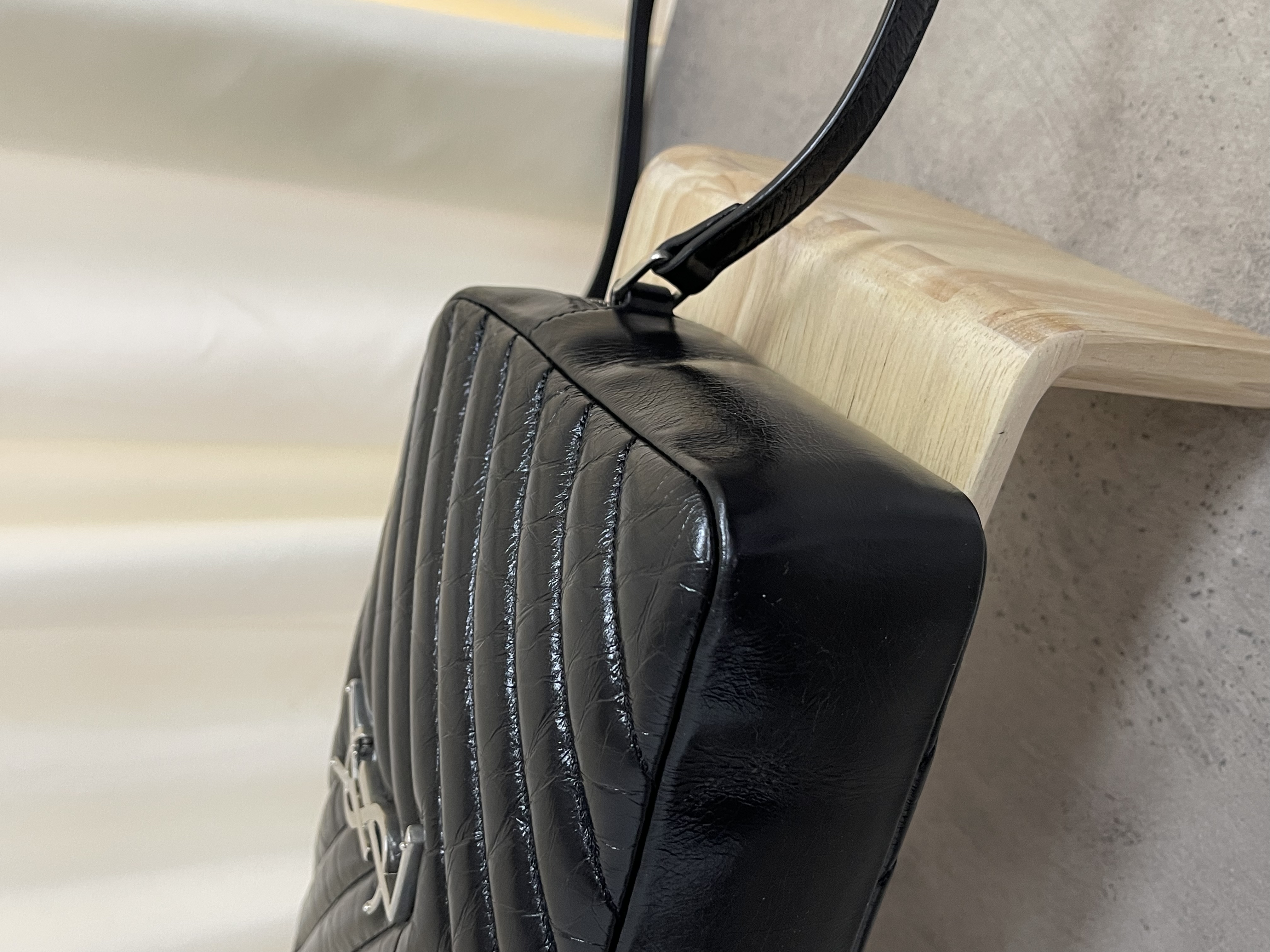 Pre-owned YSL Camera bag/ Product Code: 26012602