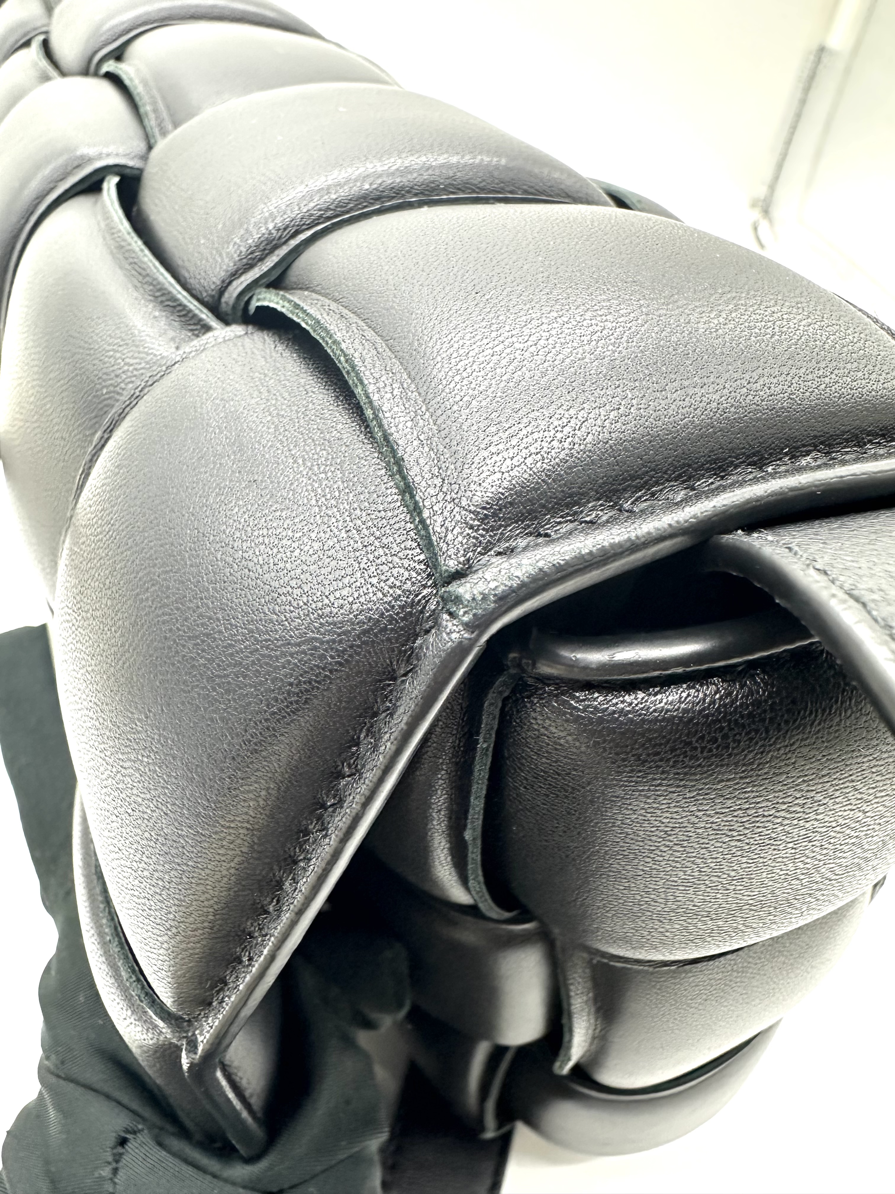 Pre-owned Bottega Veneta Padded Cassette bag/ Product Code: 26031810