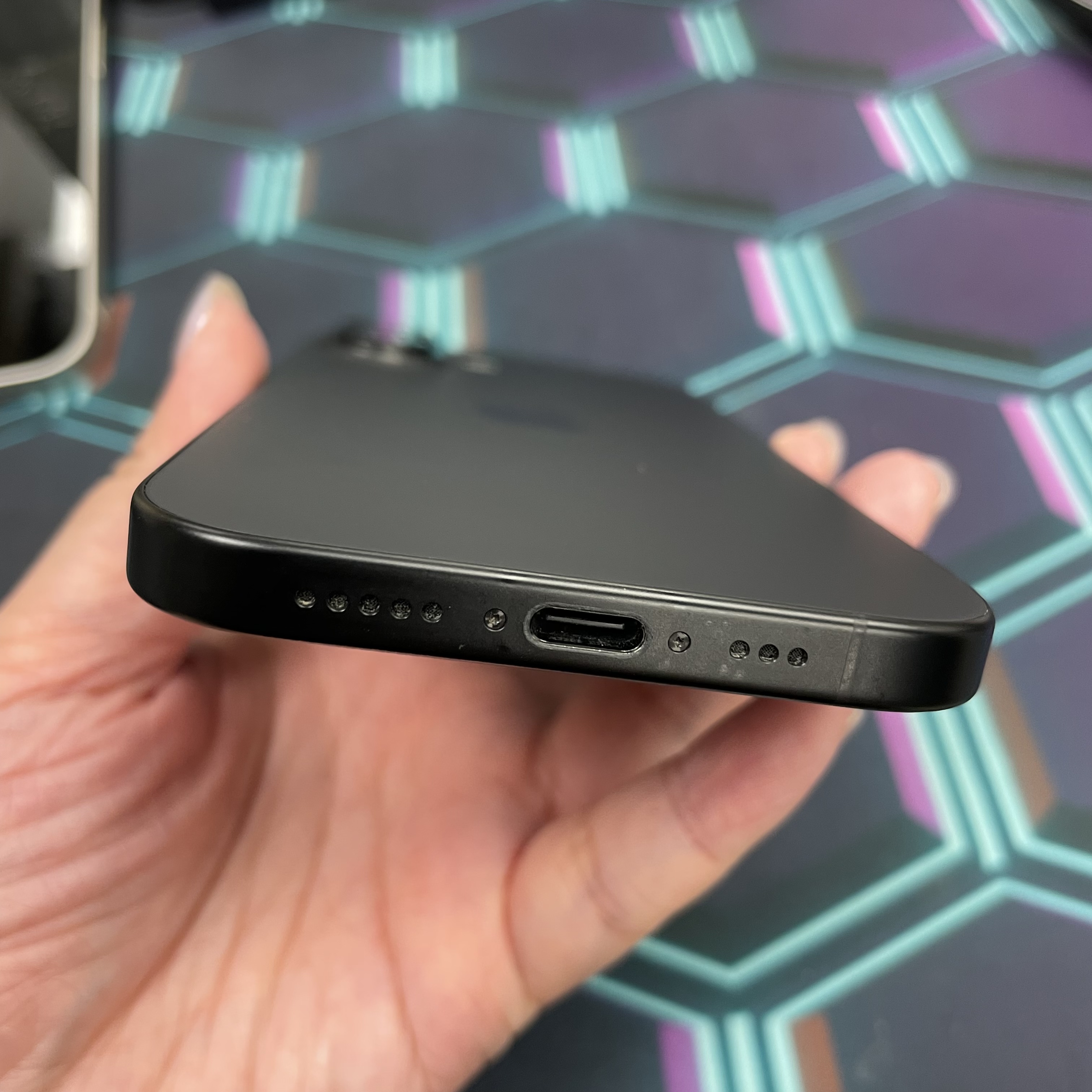 *6987 16 勁靚機 256GB 電88 黑色 black