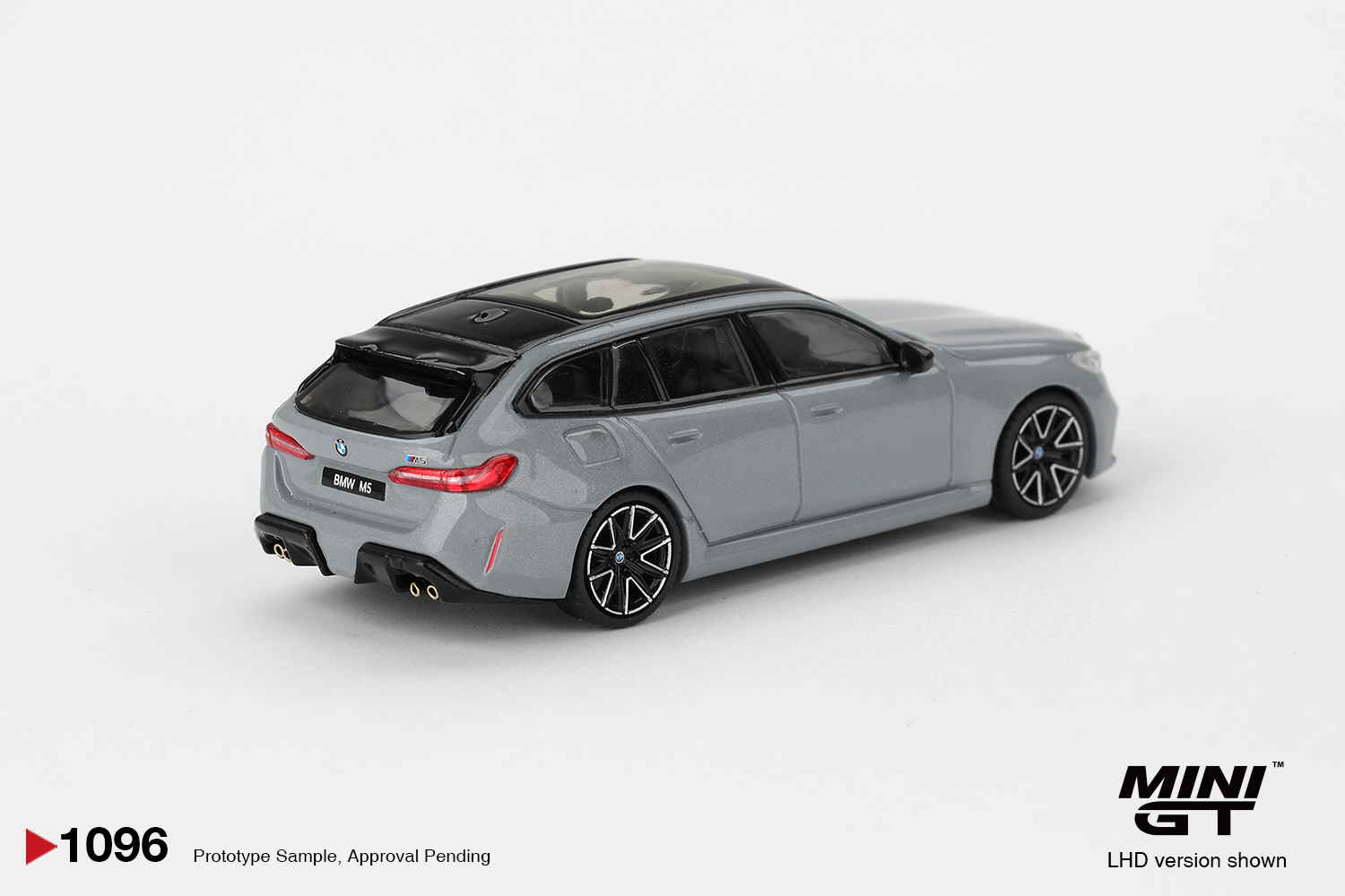 Mini GT 1/64 BMW M5 Touring (G99) Brooklyn Grey Metallic - MGT01096-R