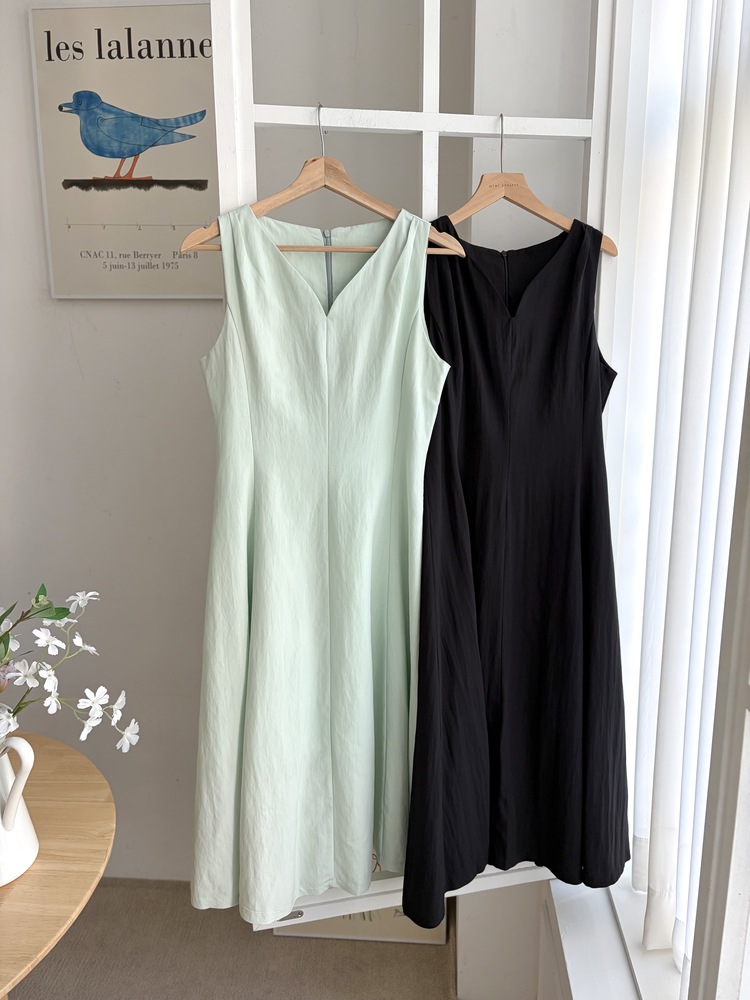 Daphne Flare Dress (Mint)