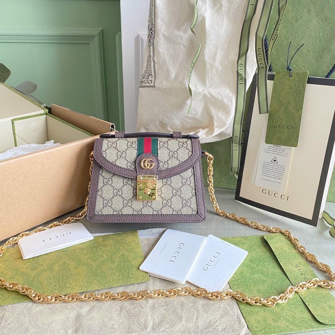 独家特级正品 g696180：尺寸：17.5136cm!全新时装系列用色彩讲述动人的故事。gg supreme帆布是品牌的一款代表性面料，其灵感源自30年代的典藏设计。经典米色和乌木色设计经焕新演绎后，呈现为米色和白色的清新组合🔥🔥