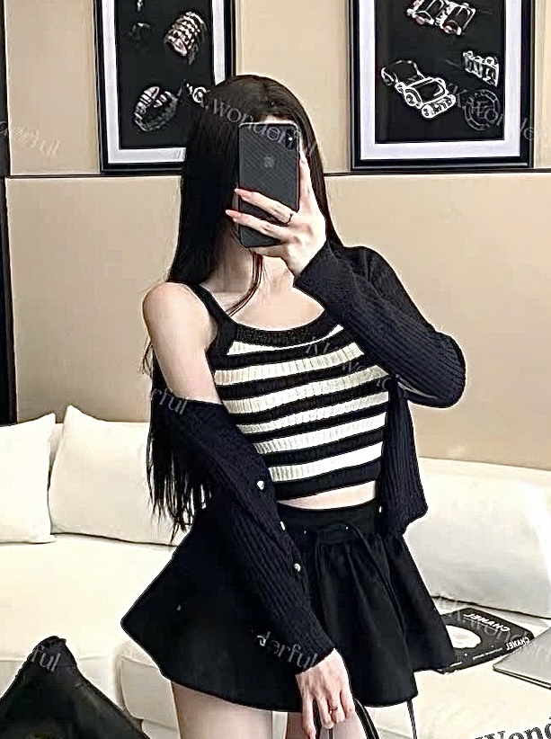 條紋針織短版開襟衫两件套（不包含半身裙）