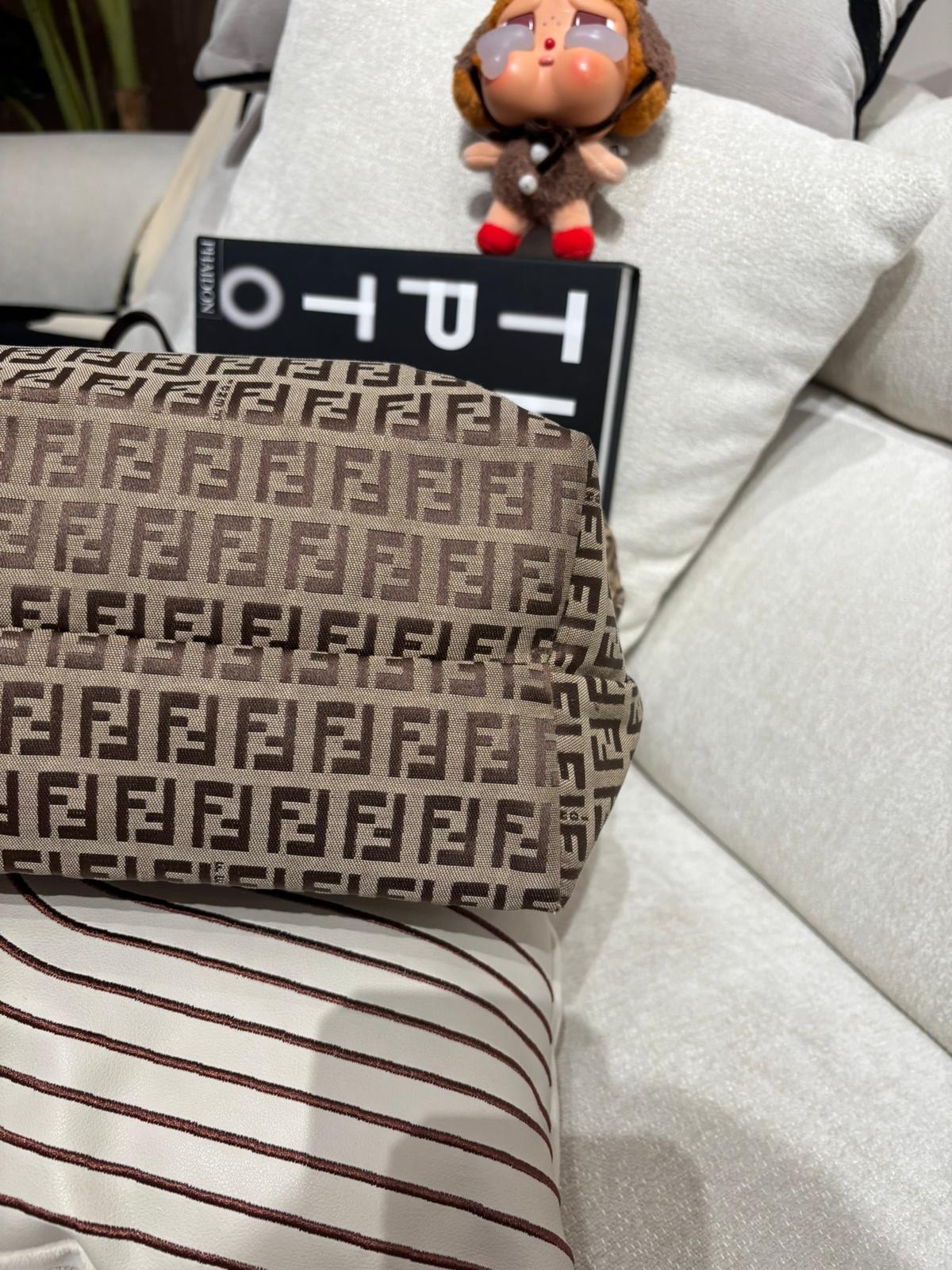 Fendi Tote Bag 100%Authentic ,90%new 