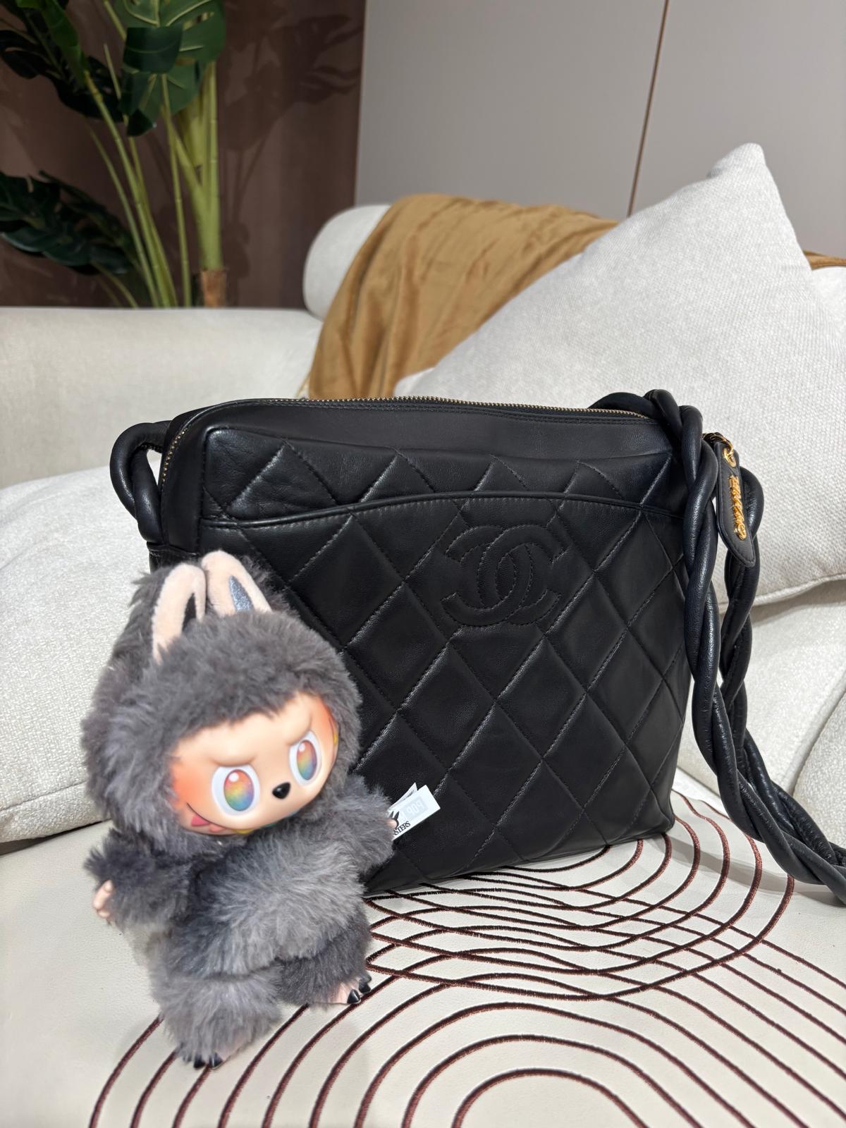 Chanel Vintage Shoulder bag 100%Authentic, 90%New ✅4card✅Dust bag