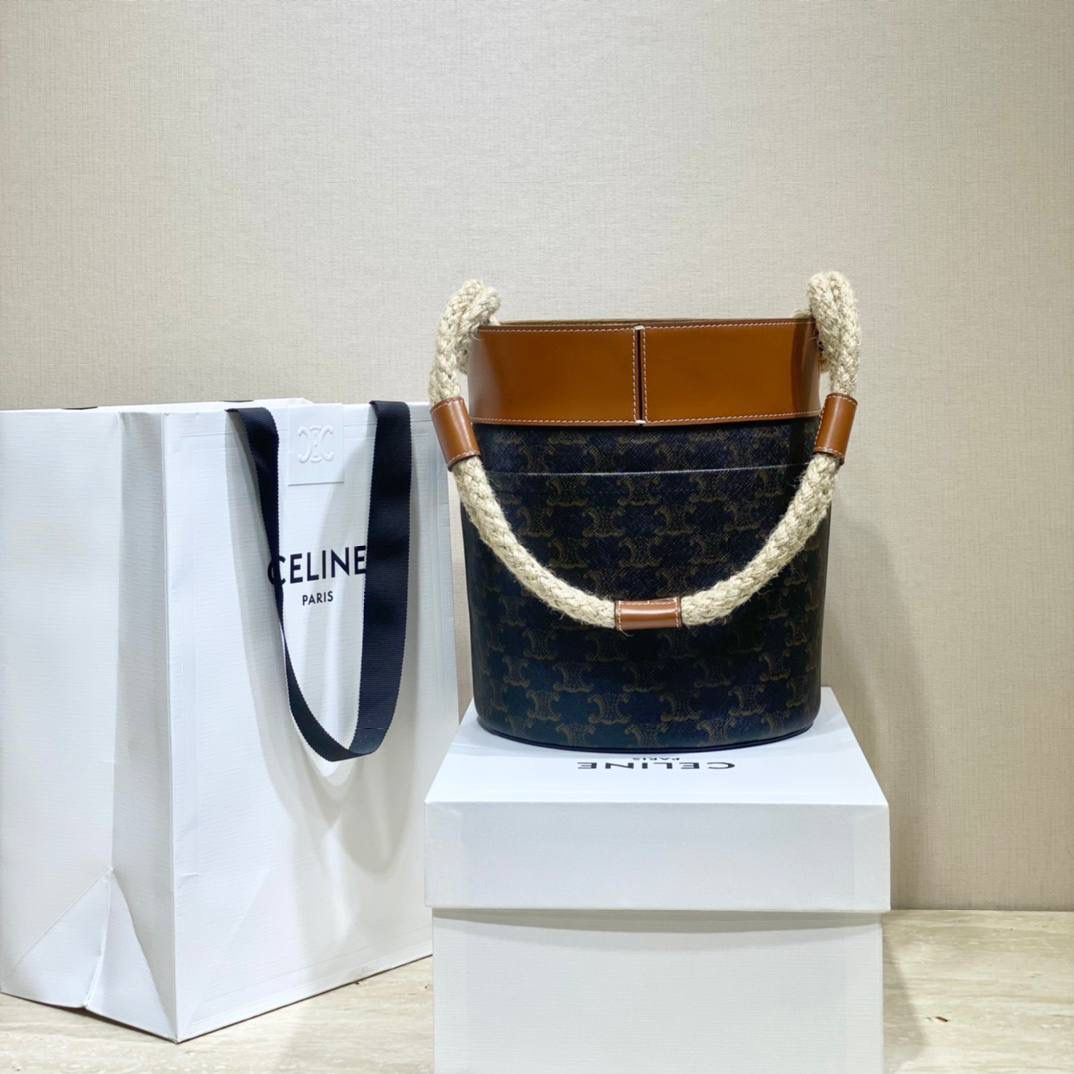 🔥大货实拍图 𝗖𝗘𝗟𝗜𝗡𝗘♥𝗕𝗨𝗖𝗞𝗘𝗧 𝗖𝗢𝗥𝗗𝗘麻绳水桶包 编号：196272 尺寸：19*23*19cm