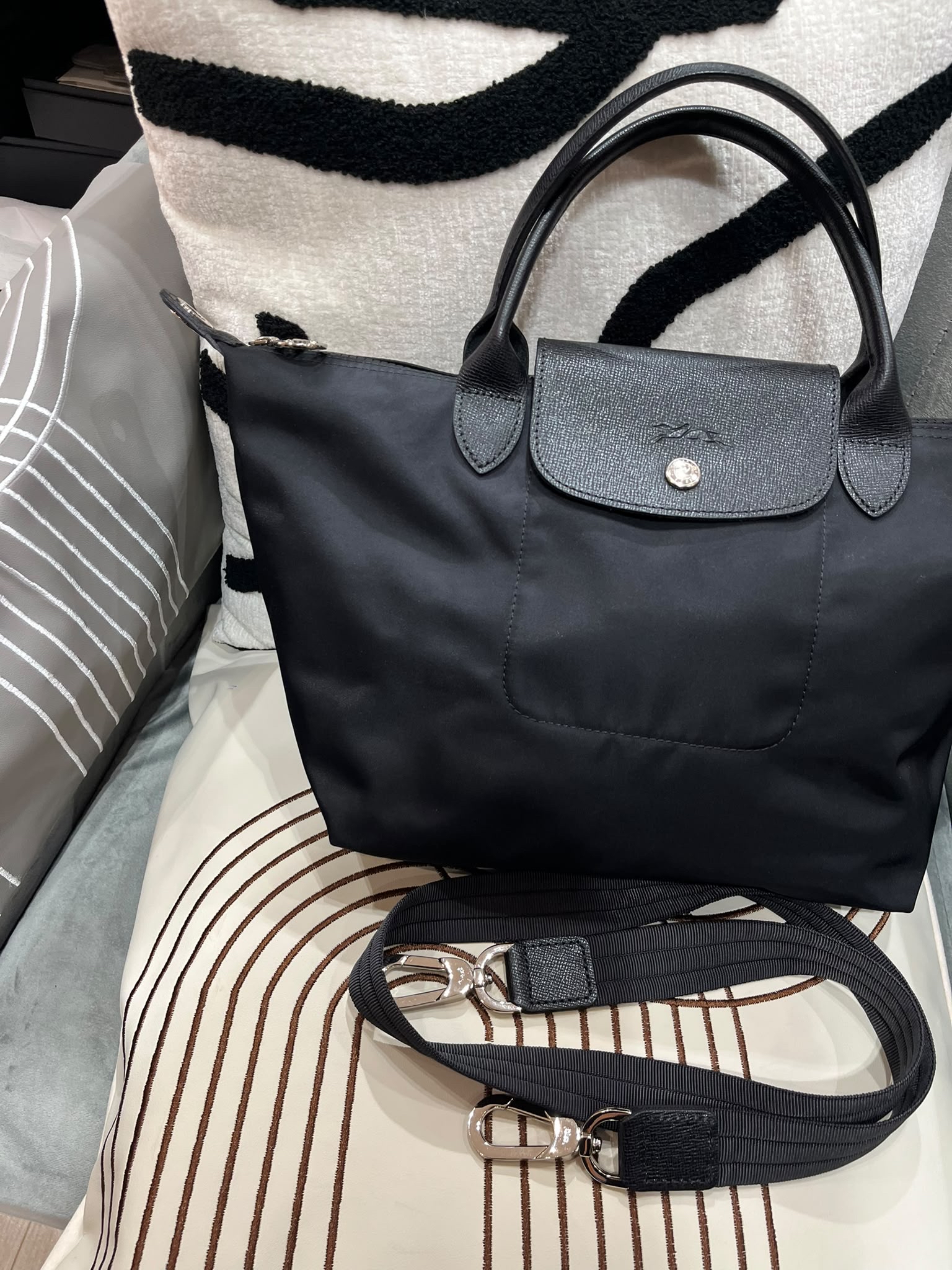 Longchamp LE PLIAGE ENERGY Black, 2way bag 100%Authentic ,98%New 