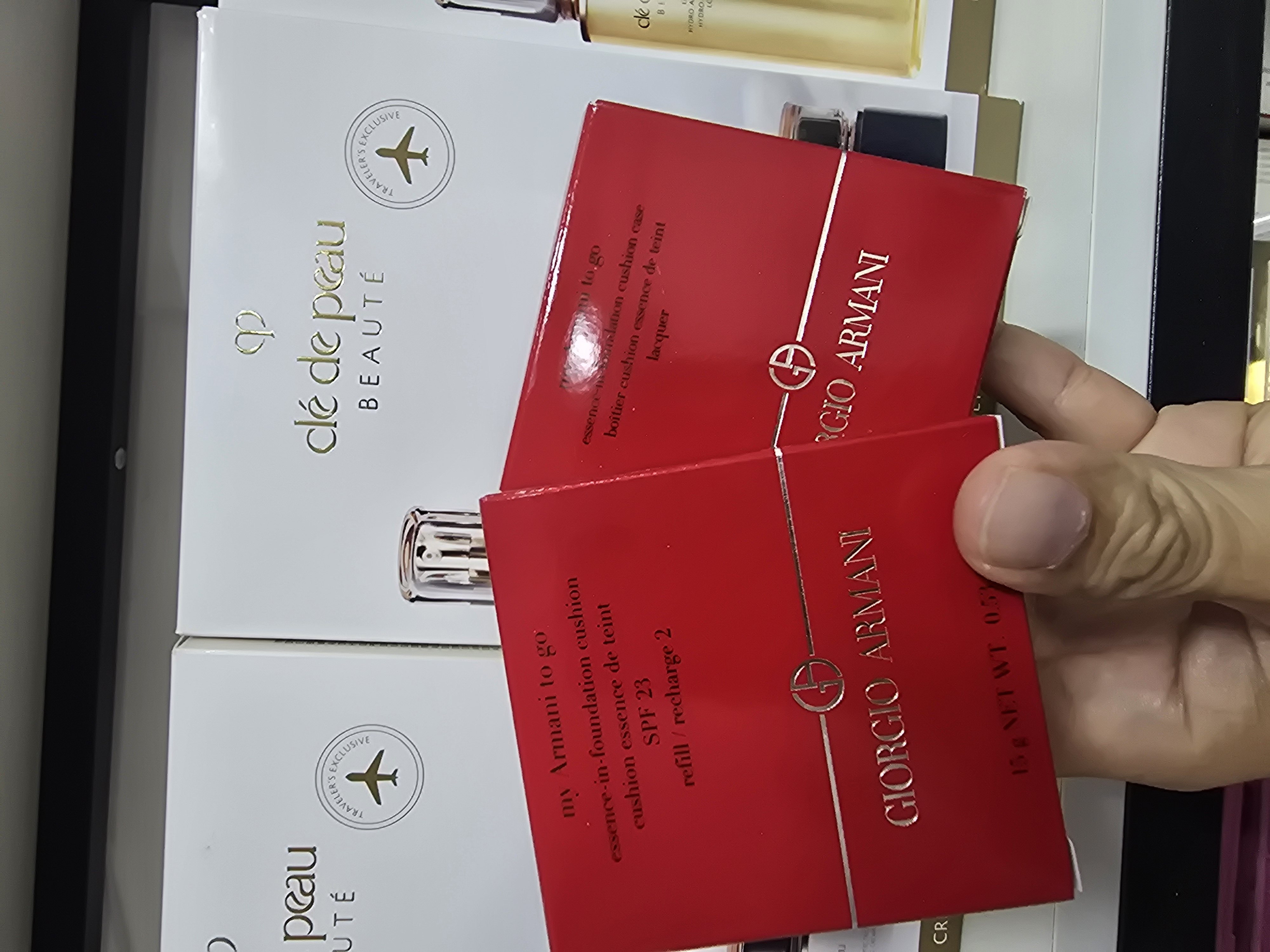 清貨價 armani 紅氣墊 2號色連盒