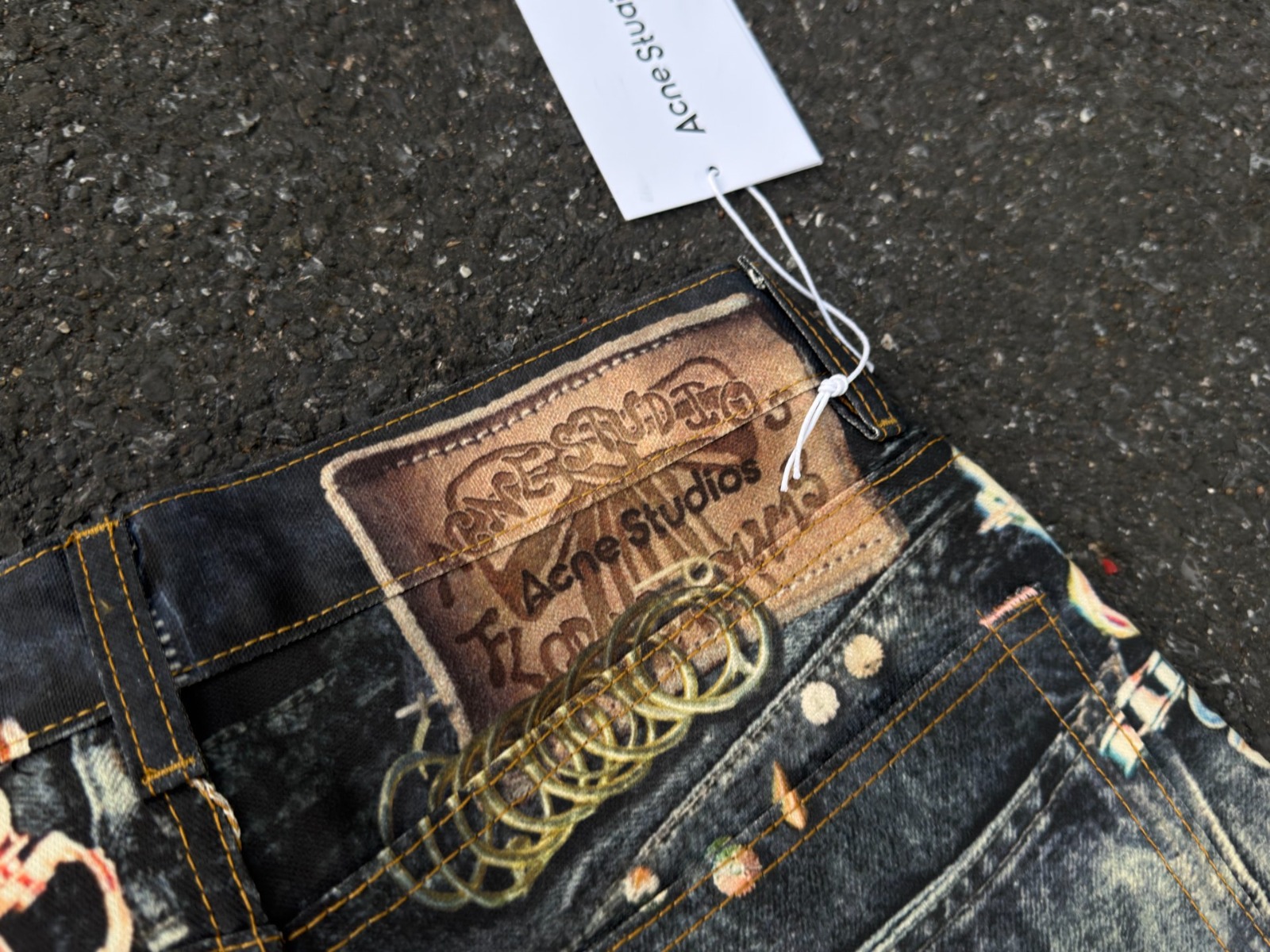 Acne Studios 馬年限定錯覺畫印花牛仔褲