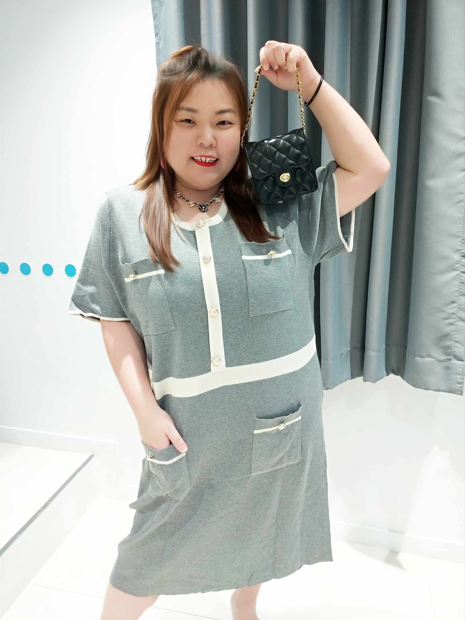 DSE01 排扣设计针织连身裙