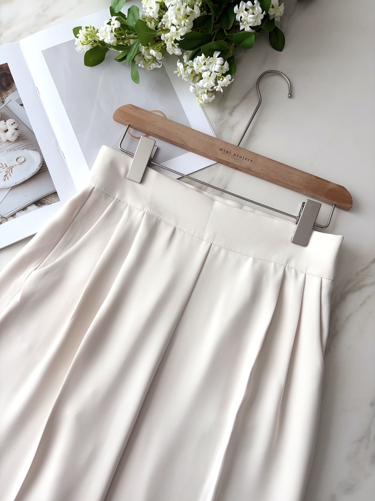 Charlyne Seamless-Front Slacks (Ivory)