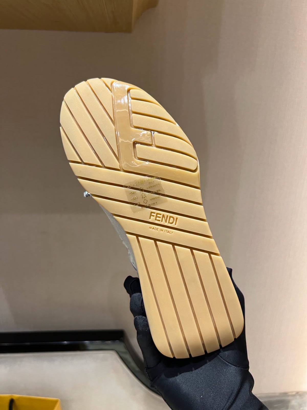 【頂級原單】FENDI Wave Pulse 綁帶低筒運動鞋
