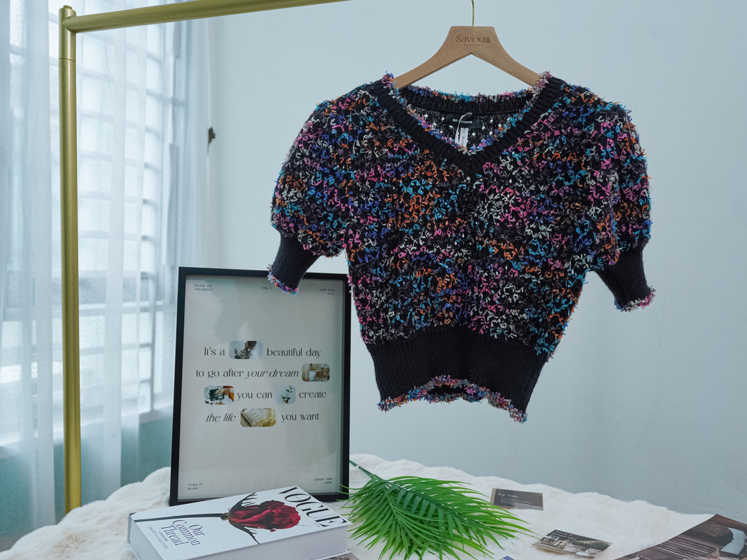 Multicolor Tweed-Inspired Puff Sleeve V-Neck Cropped Knit Top ‖ 彩色花呢编织V领泡泡袖短款针织上衣 KR019330