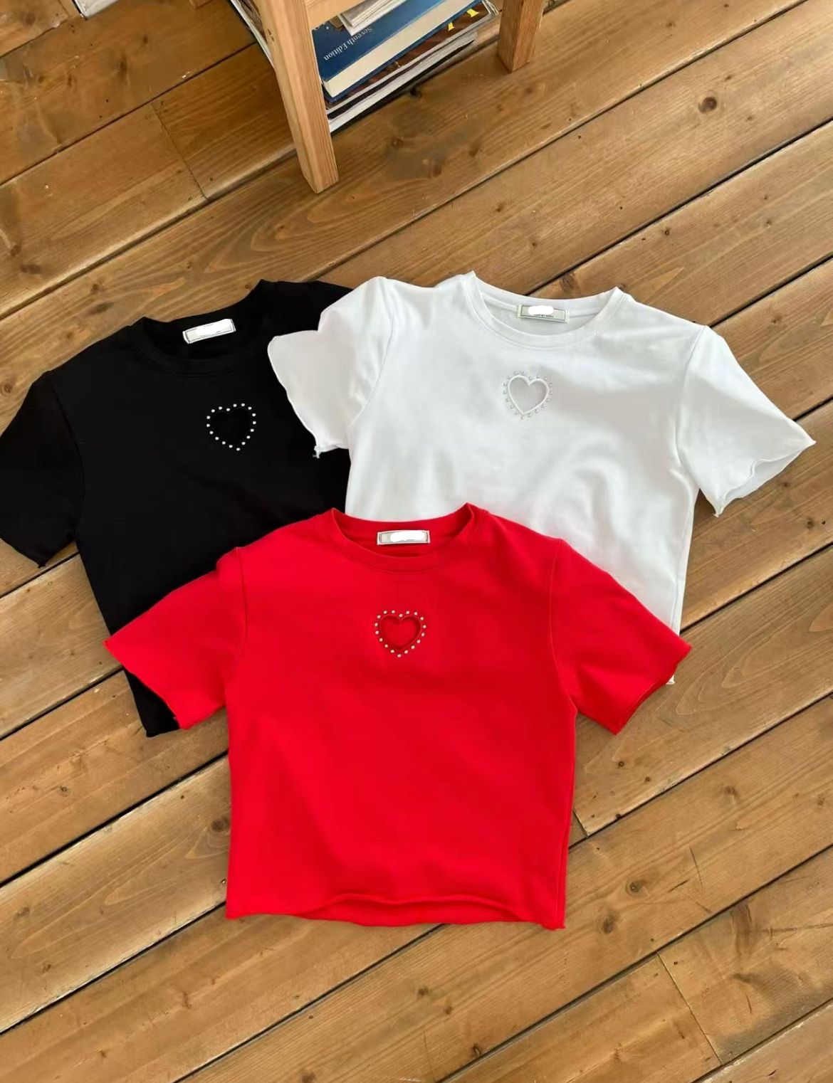 《預購》KR 縷空心形釘Tee(3色）