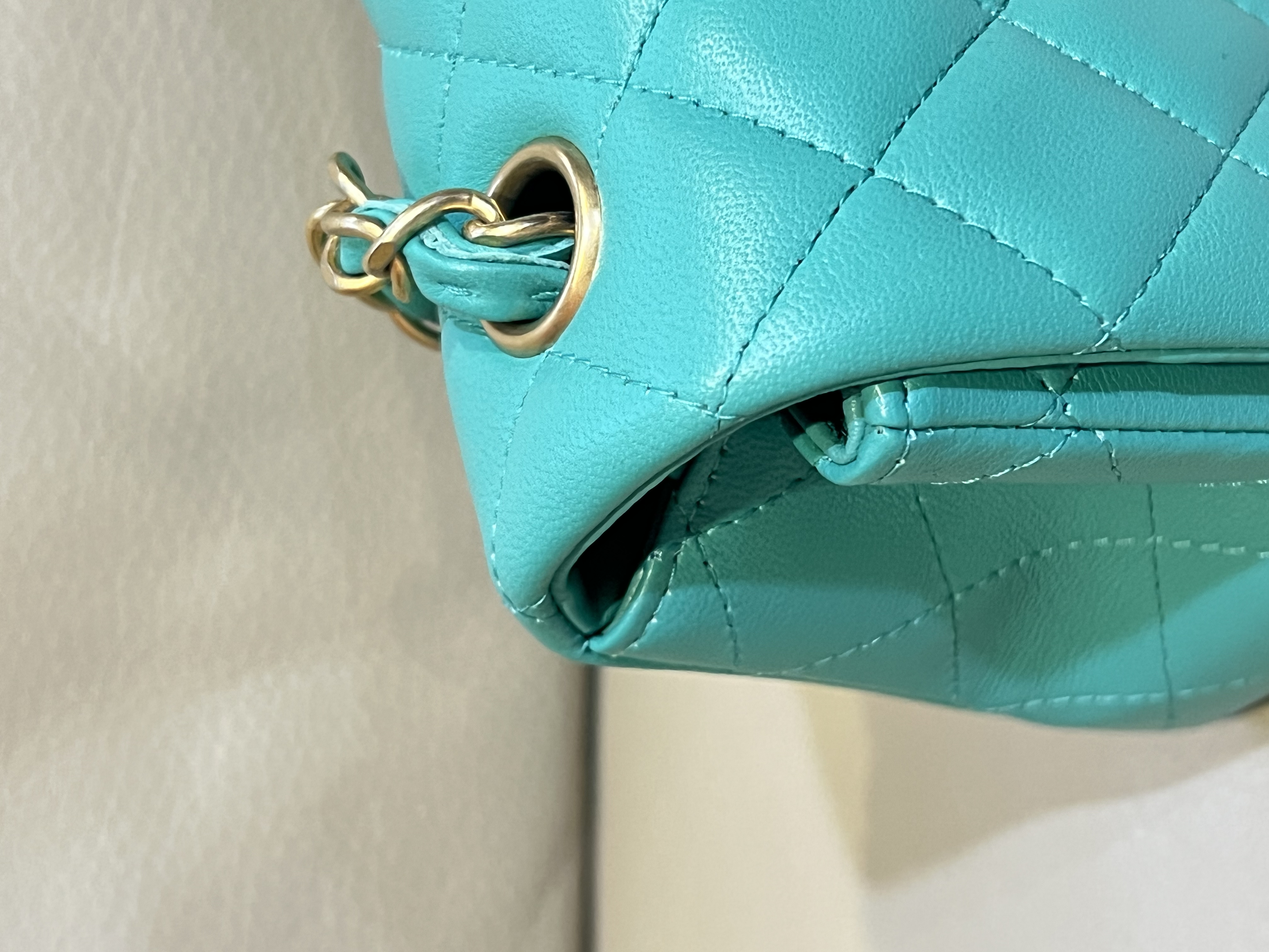 Pre-Owned CHANEL Classic Mini Flap Bag / Product Code: 26041658