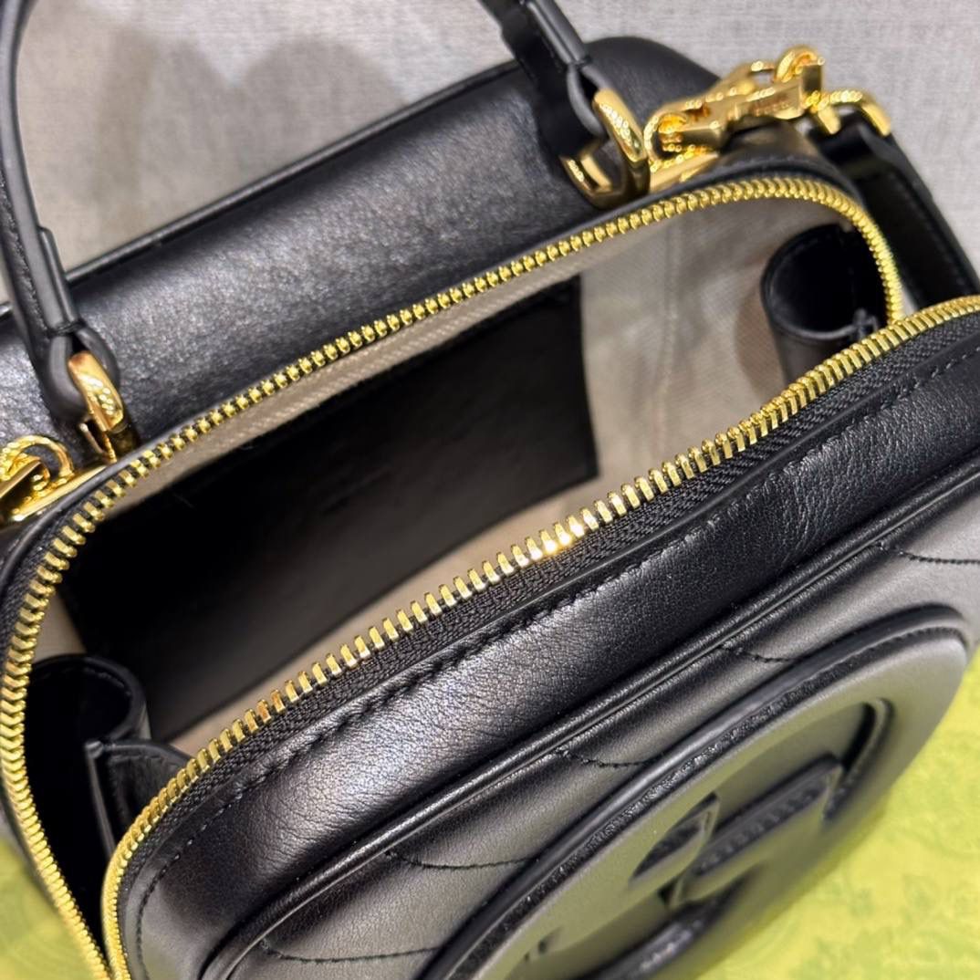 ▪大货实拍 𝐆𝐮𝐜𝐜𝐢 𝐁𝐥𝐨𝐧𝐝𝐢𝐞系列产品 型号：744434 尺寸：17*15*9cm