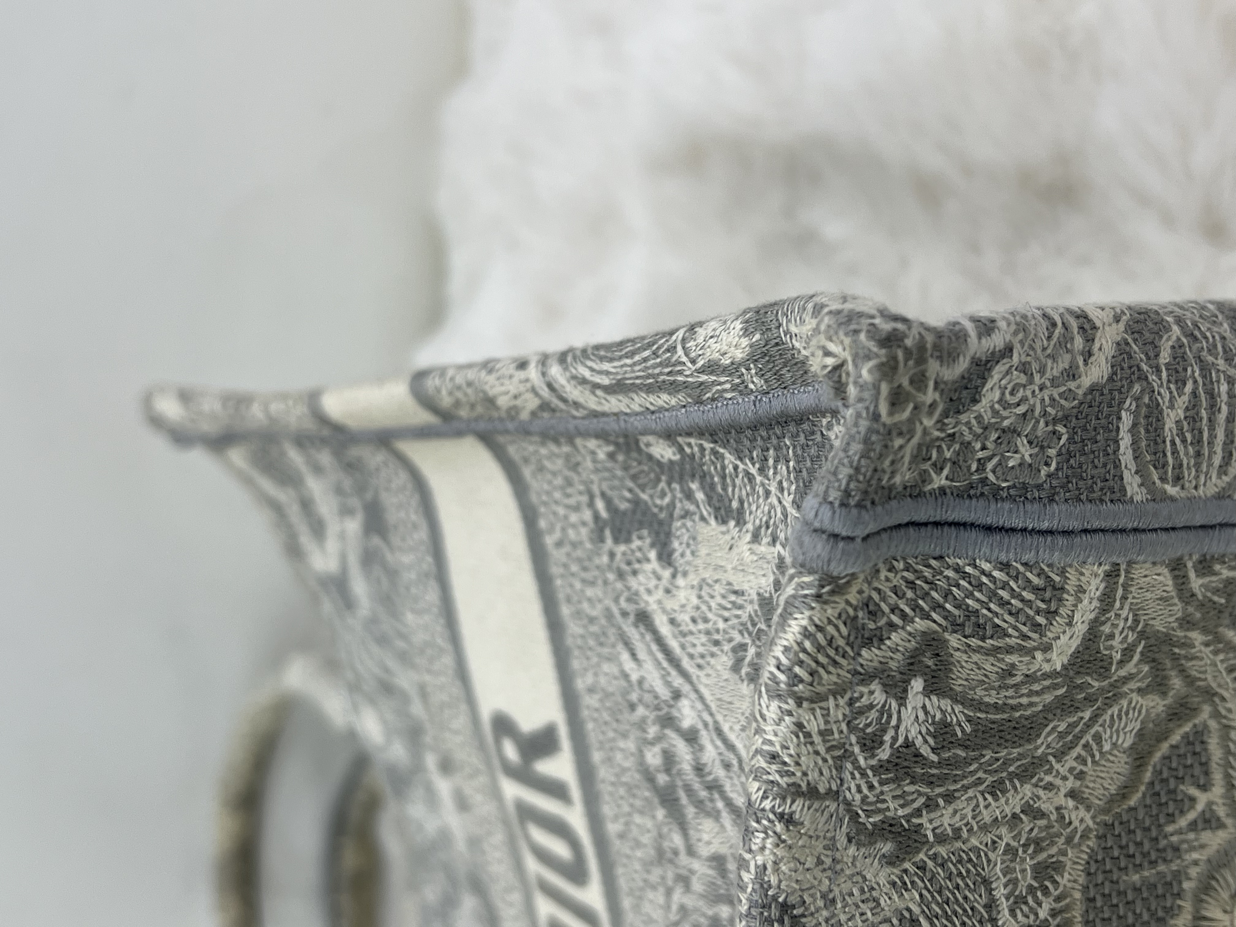 直播貨品 |  [1個-$100 2個-$300］J87