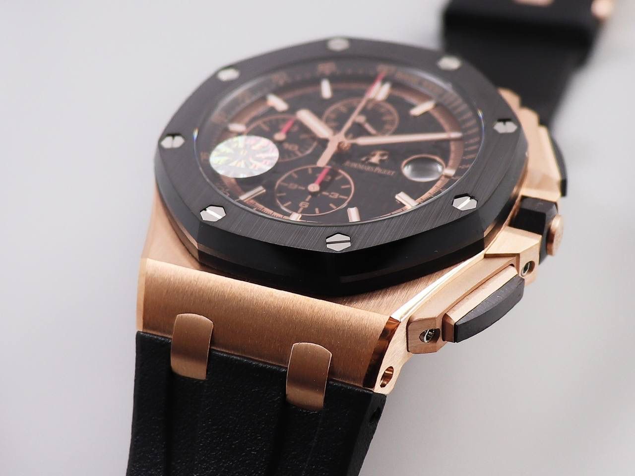 AP 26400皇家橡树v2版 金壳陶瓷圈材质 44毫米直径 搭载复刻原版CaL．3126机芯 陶瓷圈口 市面上最顶级版本的超级复刻🔥