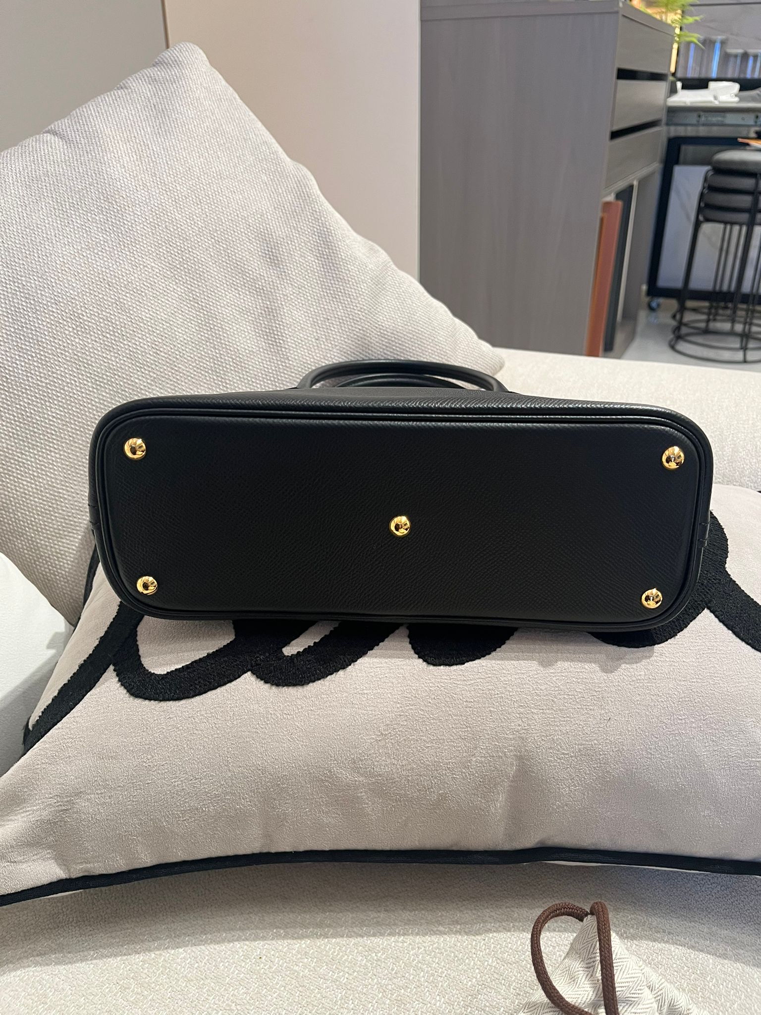 Hermes bolide 27,黑色牛皮金扣 STAMP D  100%Authentic ,99%new ✅肩帶全新未使用✅dust bag✅box 