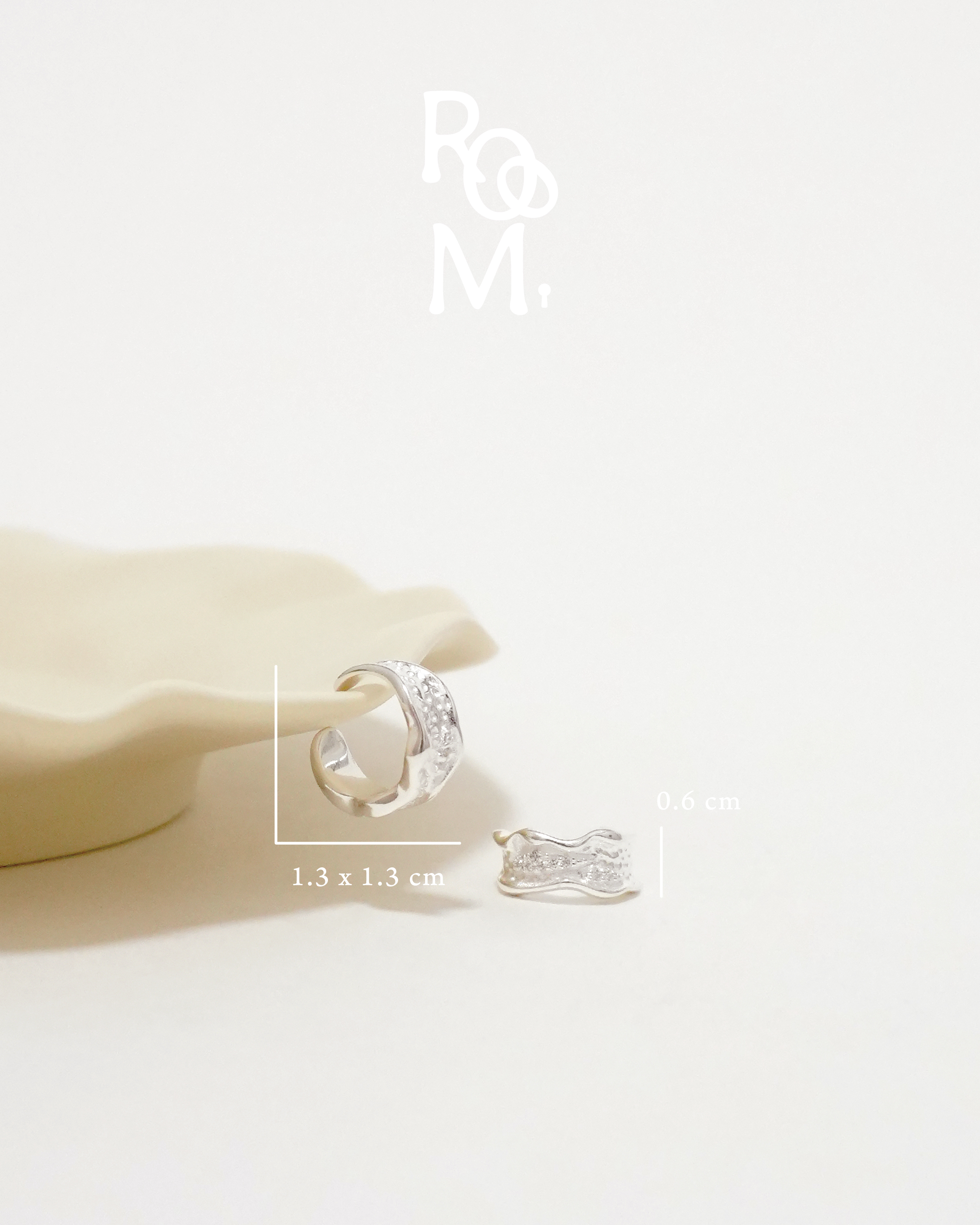 Rippled Moon Ear Cuff