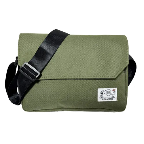 🇯🇵🇯🇵Peanuts 系列：Snoopy 復古揭蓋式輕巧尼龍斜孭袋日本直送現貨😎🤩