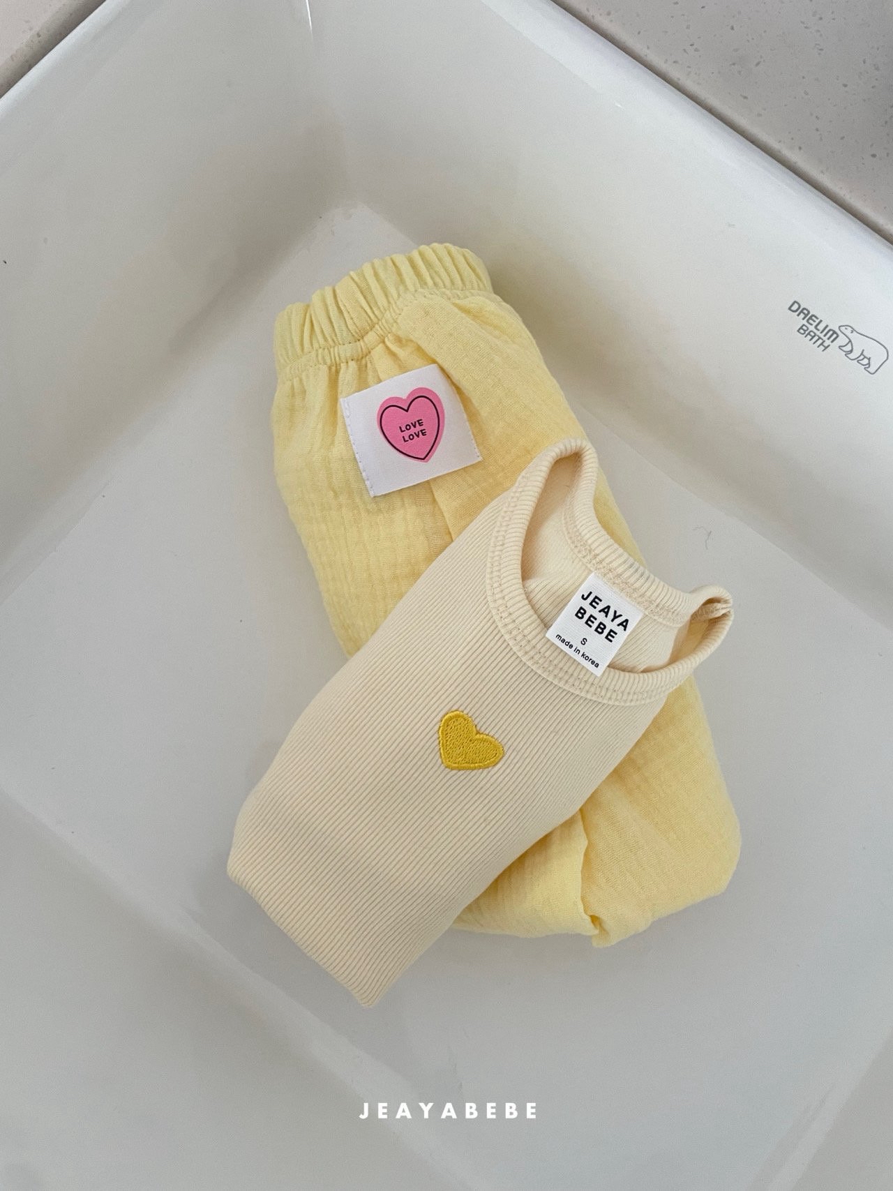 🇰🇷jeayabebe set (tee+pants)