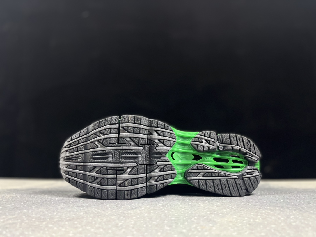 Mizuno Wave Prophecy LS 