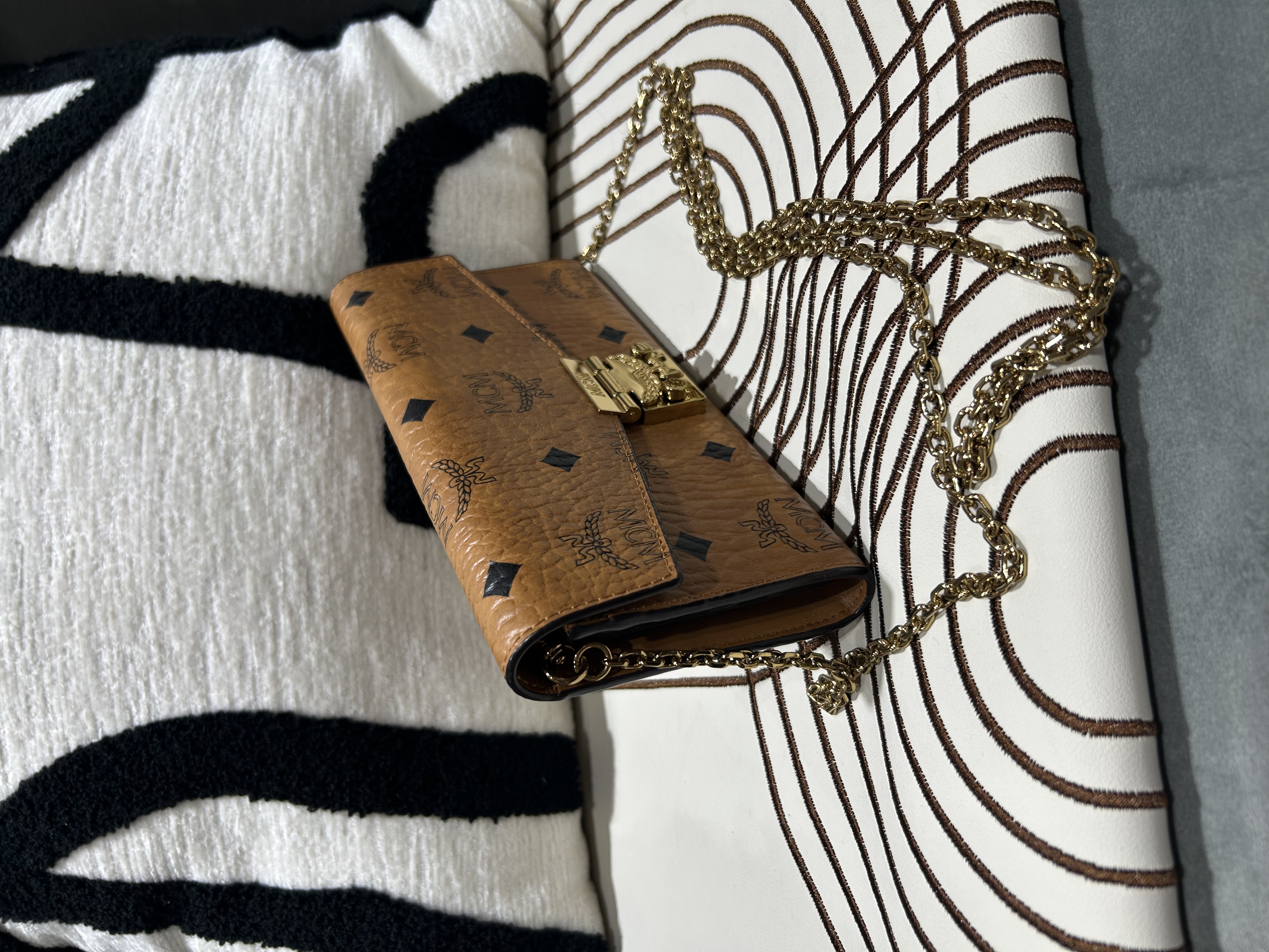 MCM Visetos Patricia Wallet On Chain woc calfskin  100%Authentic, 98%New  ✅原裝鏈條✅Dust bag