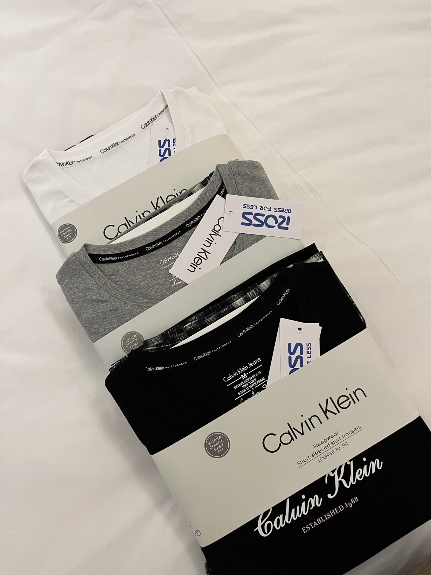 $188套。​🏠 CK 三色家居服套裝｜極致舒適之選 ☁️