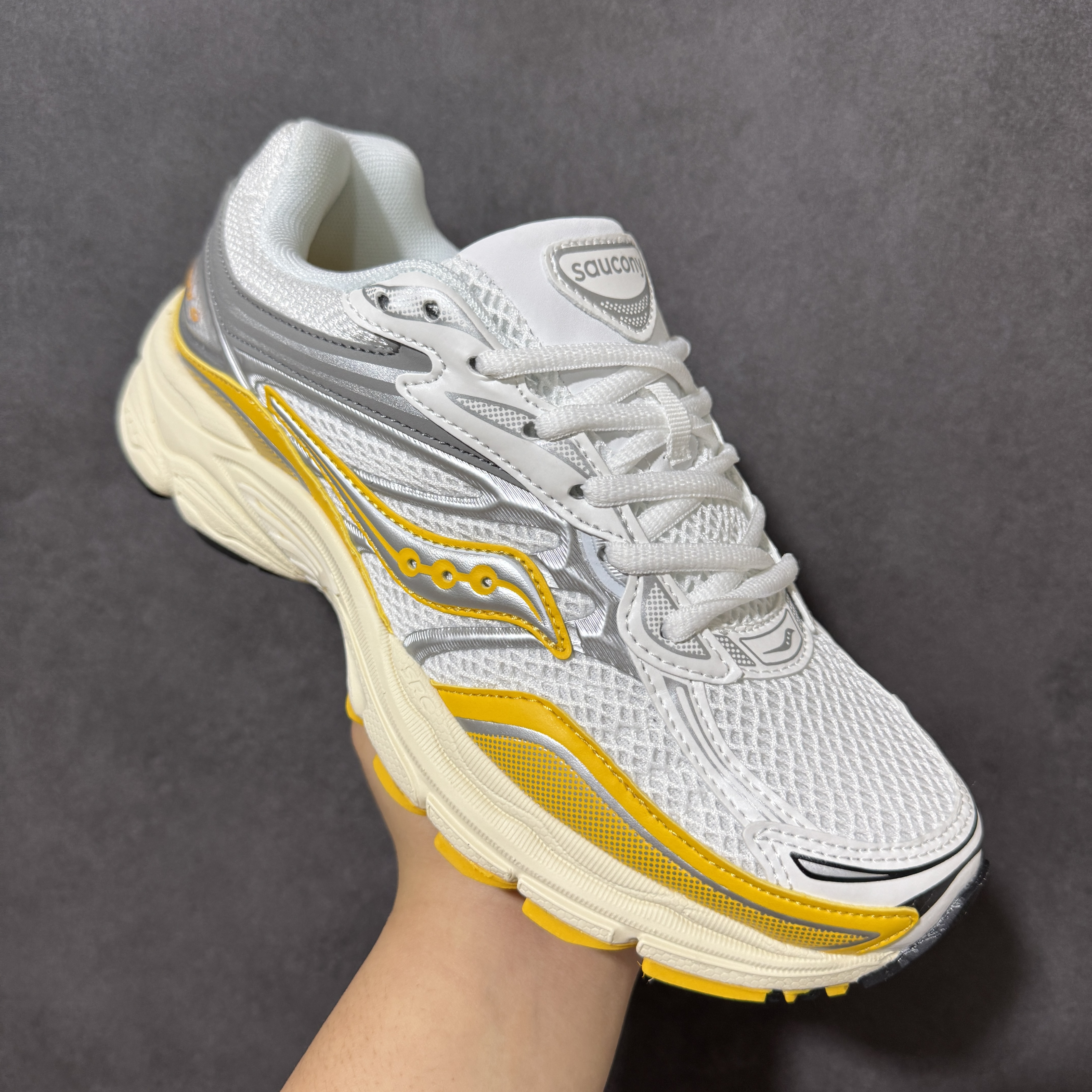 Saucony ProGrid Omni 9 OG
