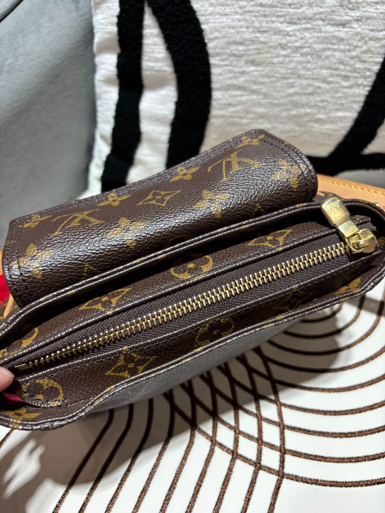 LV viva Cite PM crossbody bag Monogram 100%Authentic, 90%New ✅Dust bag