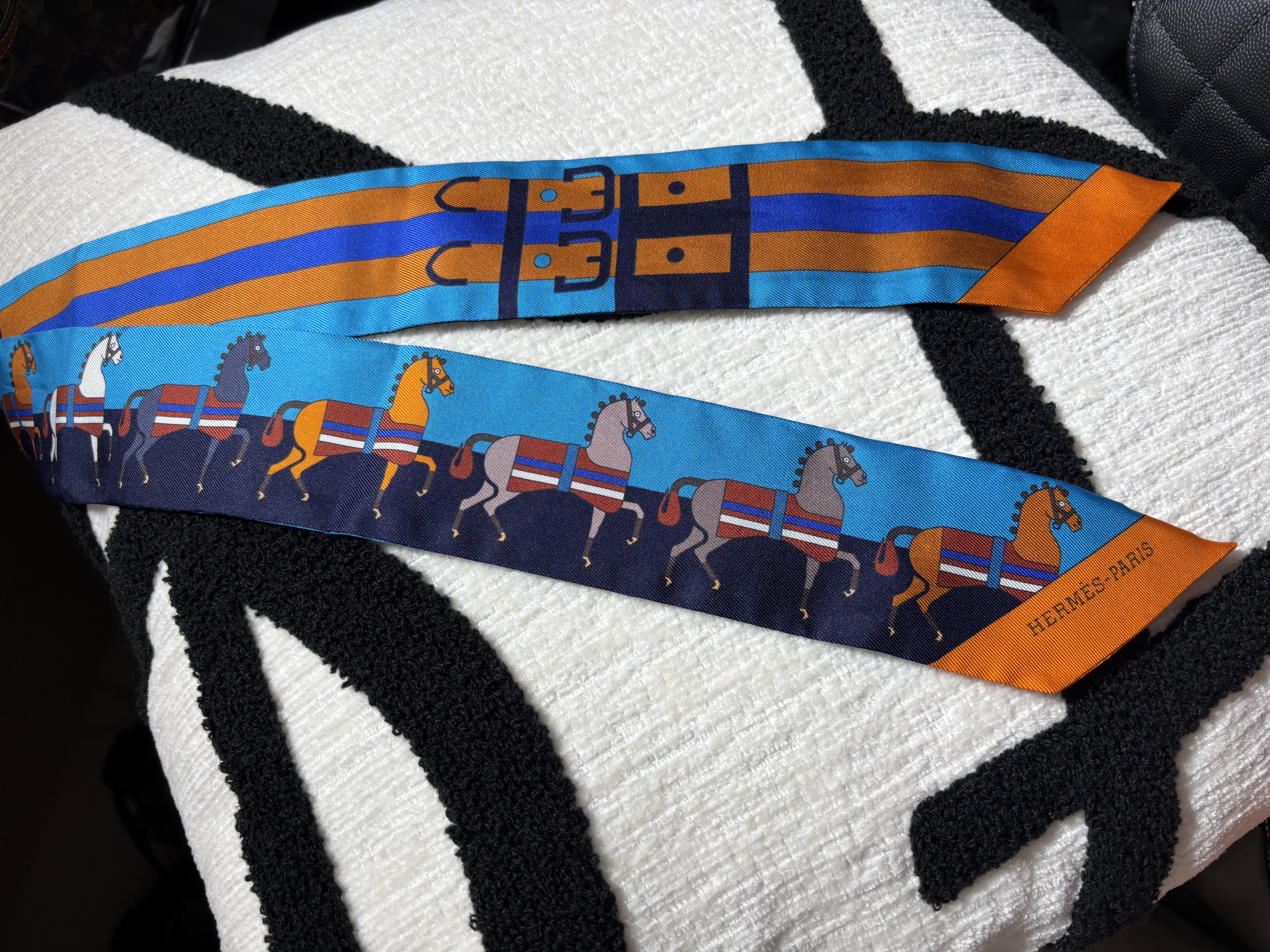 Hermes Twilly 100%silk 100%Authentic,99%new ✅box  