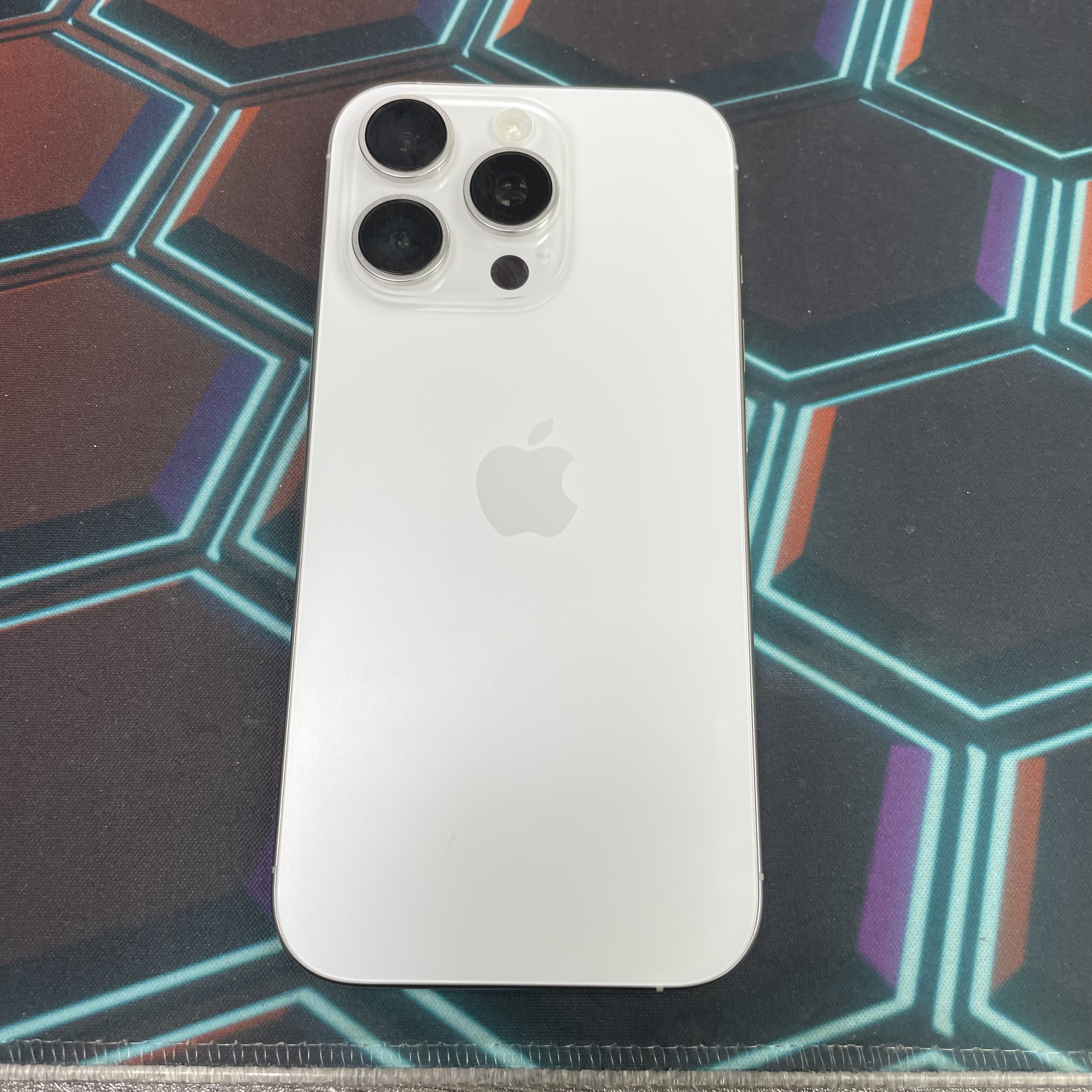 *8411 16 Pro 完美機 512GB 電87 白色 white