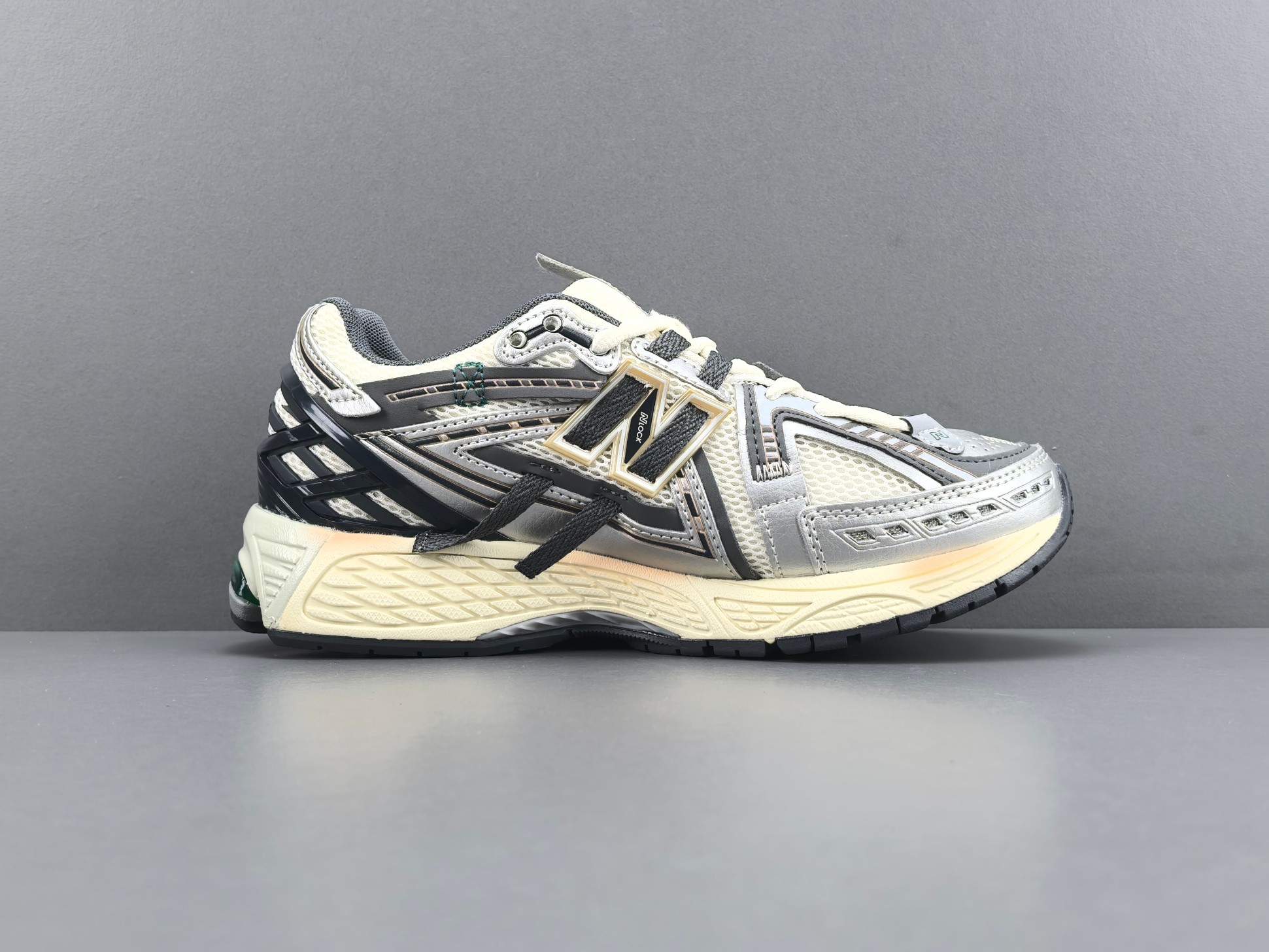 New Balance 1906A U1906AD