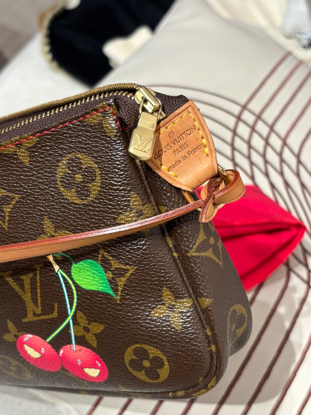 Lv pochette Takashi Murakami Monogram Cherry Pochette Accessoires 單肩包（limited edition ） 100%Authentic, 98%New ✅Dust bag ✅Box