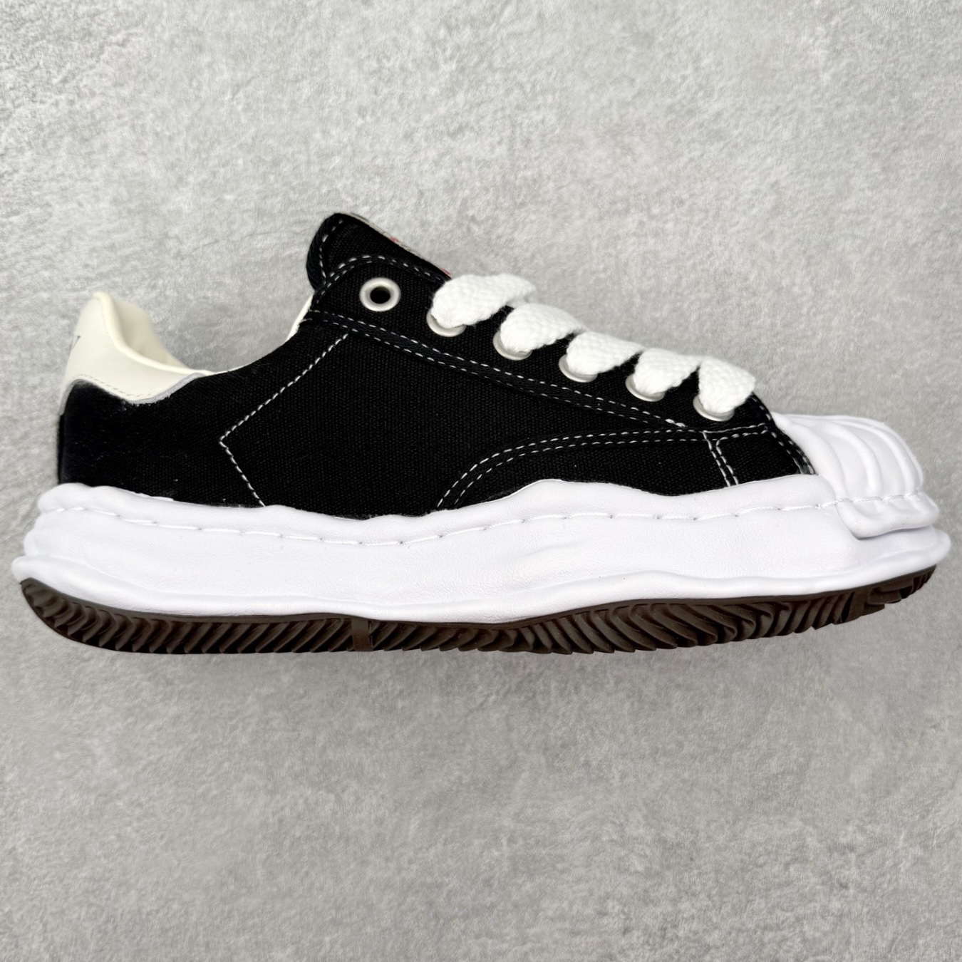 Maison Mihara Yasuhiro MMY "BLAKEY" OG Sole Low-top Sneaker