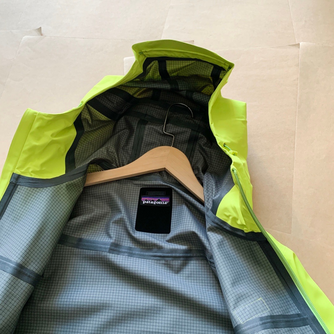 預訂 Pata gonia 單層防水沖鋒衣外套