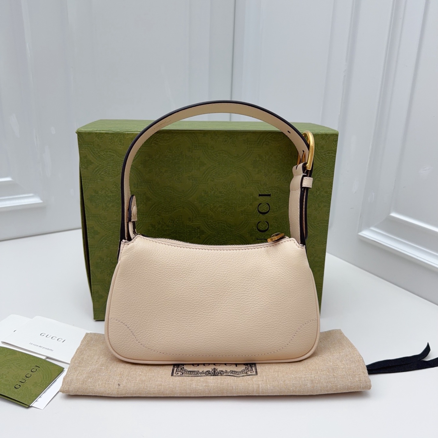 【預訂貨品】閒置全新⭐️ GUCCI經典奶白腋下包