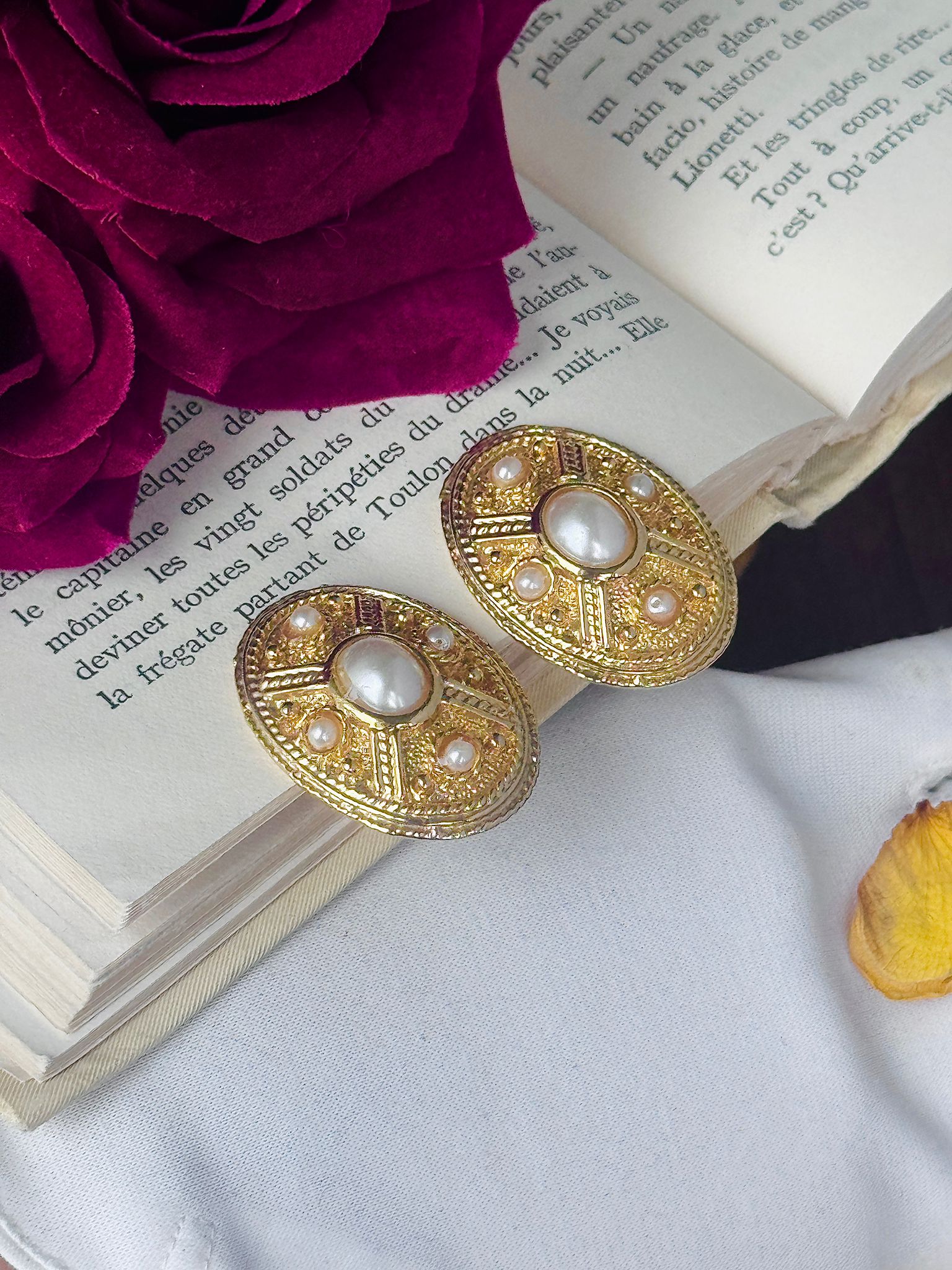 Vintage C.a. 1980s Faux Pearl Golden Statement Clip Earrings (MT2589-7)